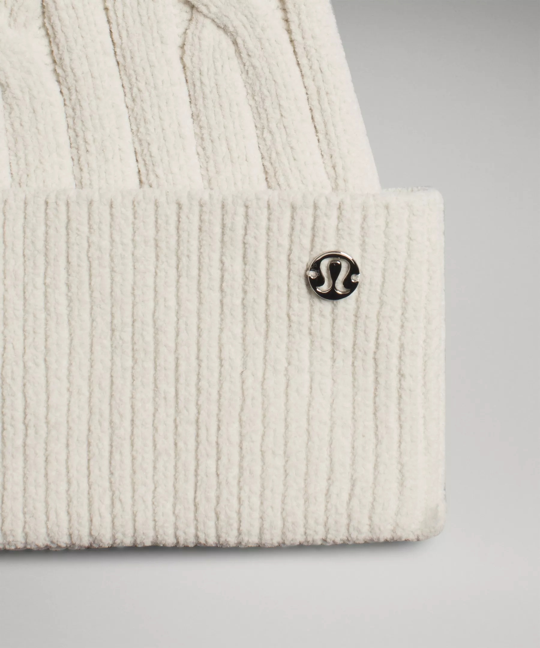 Women's Cable-Knit Pom-Pom Beanie - 4