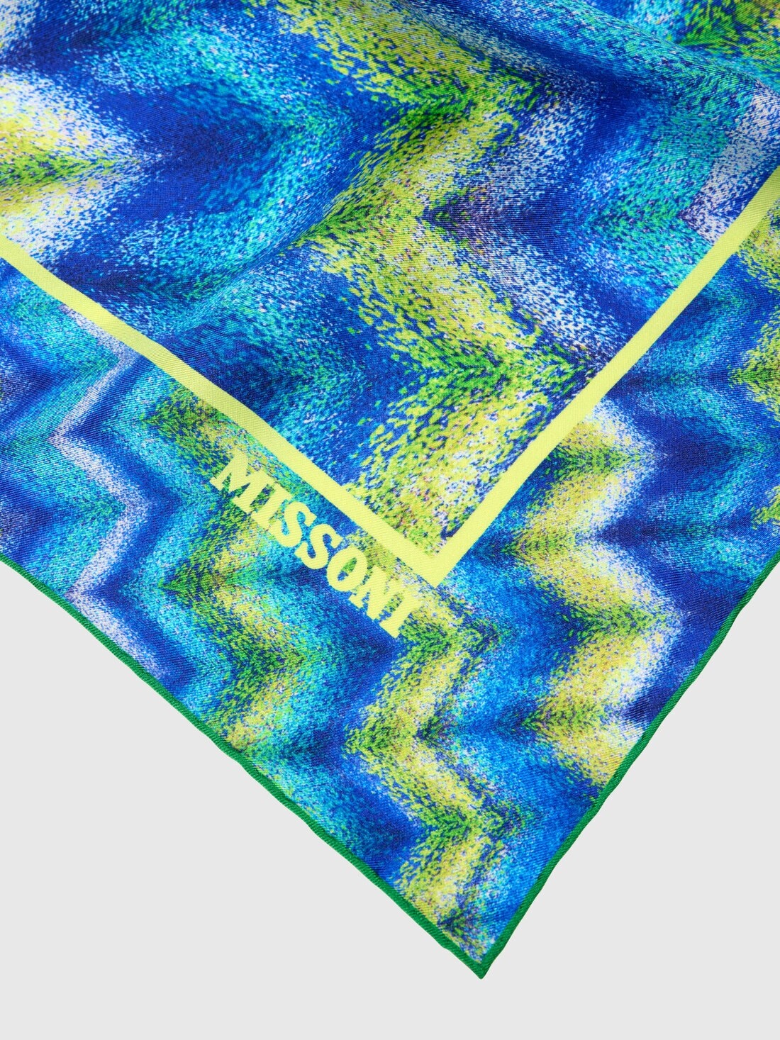 100% silk scarf with zigzag print and logo - 2