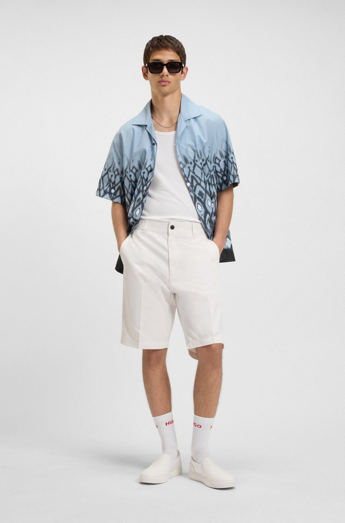 REGULAR-FIT SHORTS WITH SLIM LEG AND BUTTONED POCKETS - 3