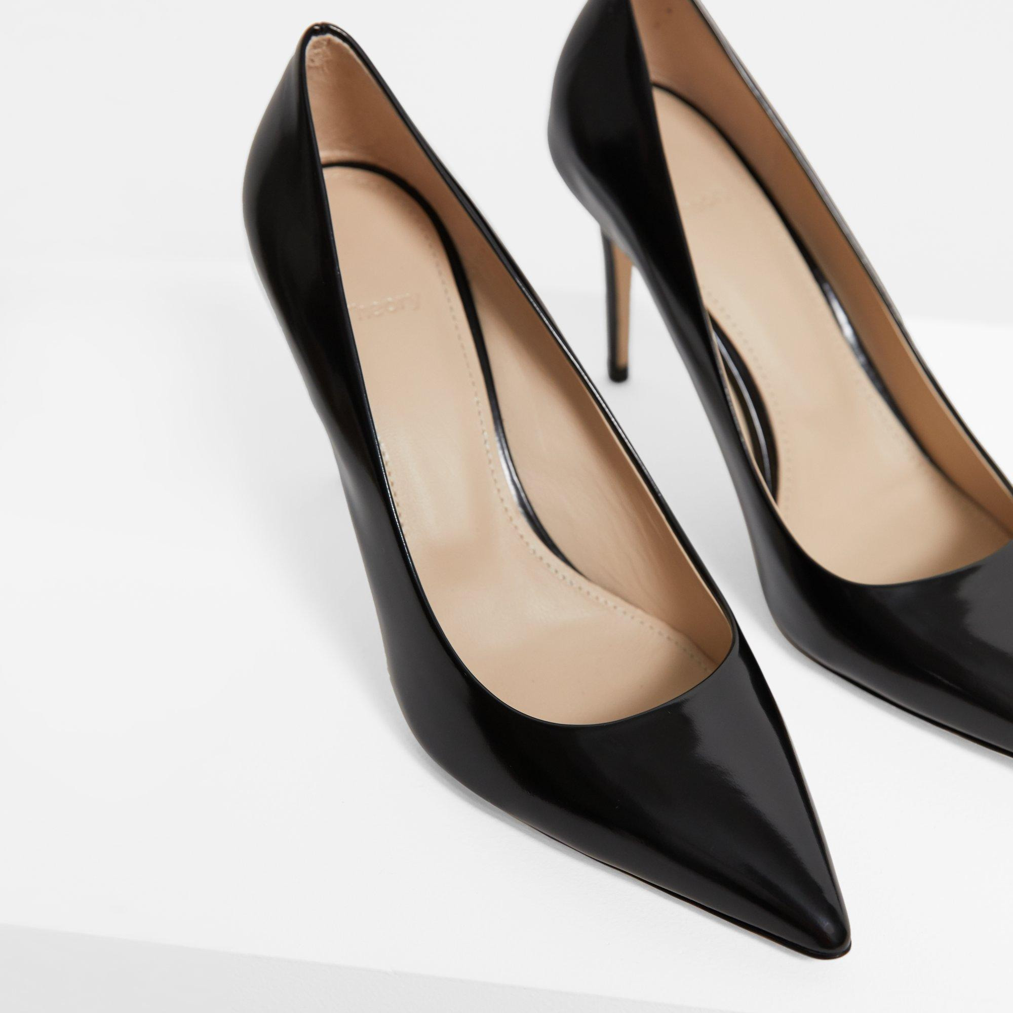 City Pump in Brushed Leather - 6