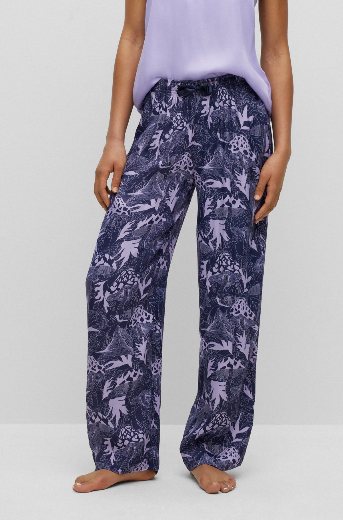 SATIN PAJAMA BOTTOMS WITH DRAWSTRING IN A SEASONAL PRINT - 2