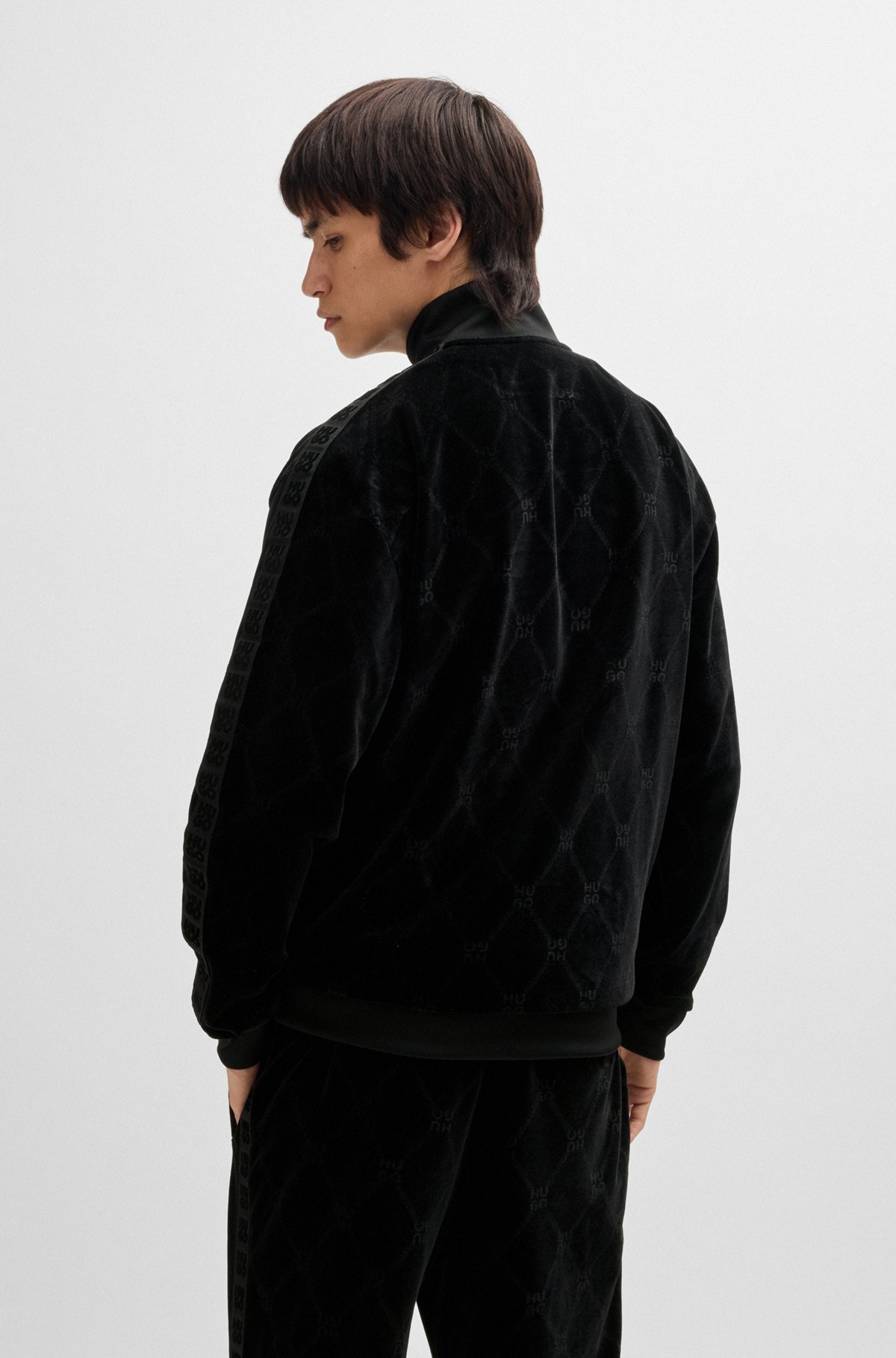 RELAXED-FIT STRETCH-VELVET SWEATSHIRT WITH SIGNATURE CHAIN PATTERN - 5