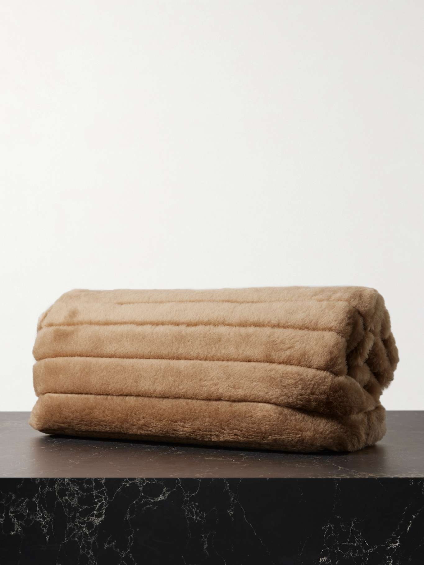Phoebe wool, silk and cashmere-blend clutch - 3