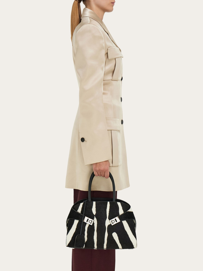 FERRAGAMO Hug handbag bicolor (M) outlook
