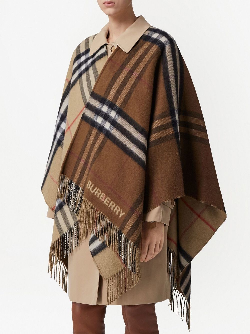 Contrast check fringed cape - 3