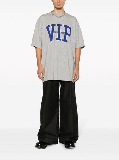 VETEMENTS logo-embroidered cotton T-shirt outlook