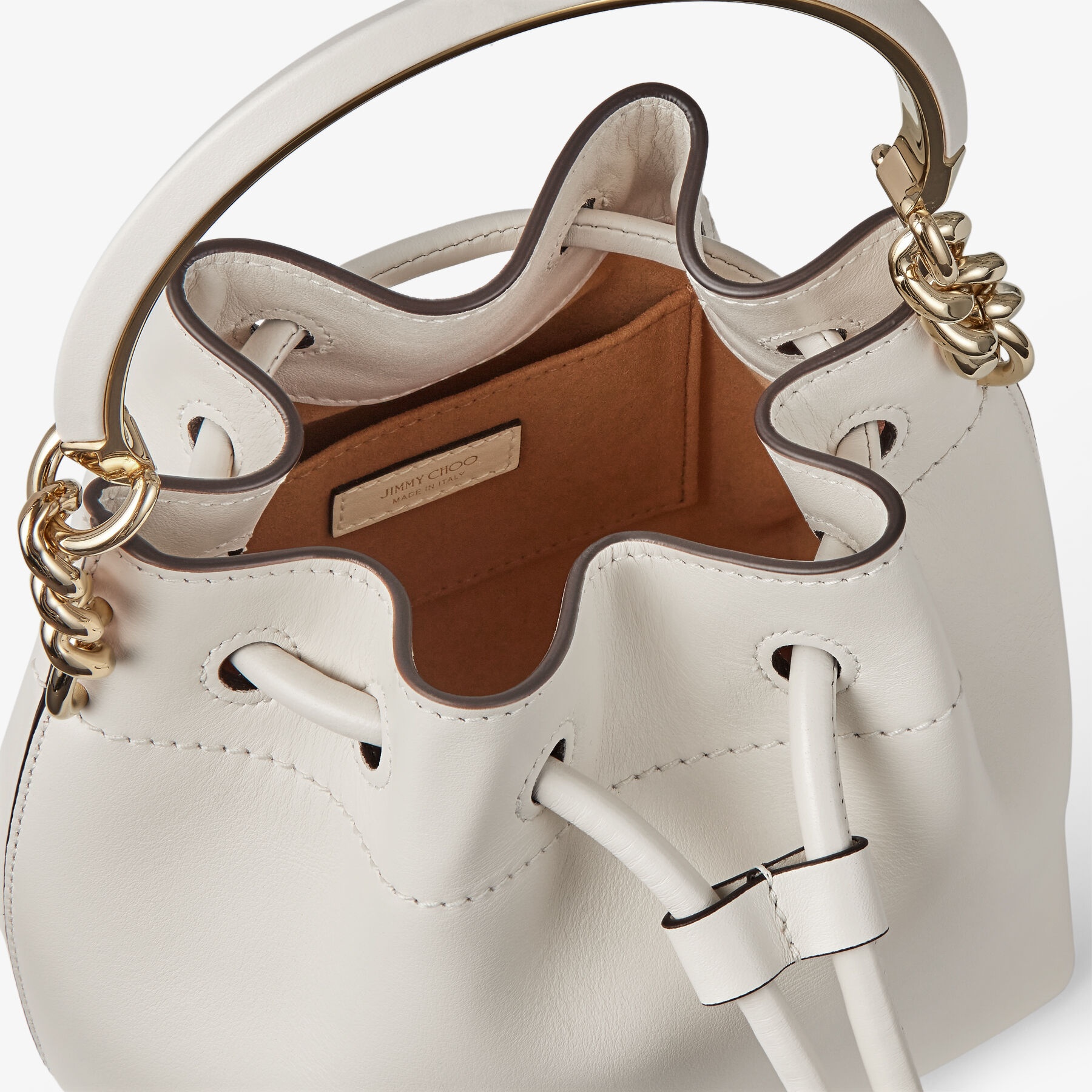 Bon Bon Bucket S
Latte Leather Bucket Bag with Light Gold Hardware - 5