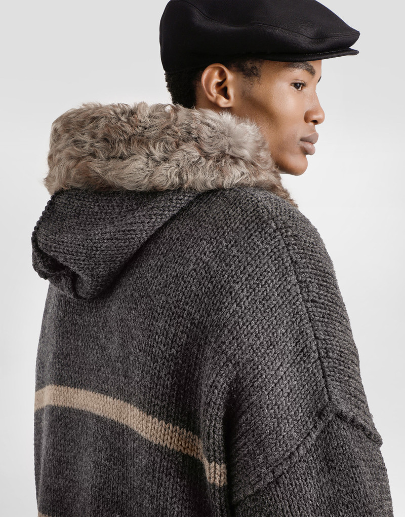 Knitted jacket with fur 5
