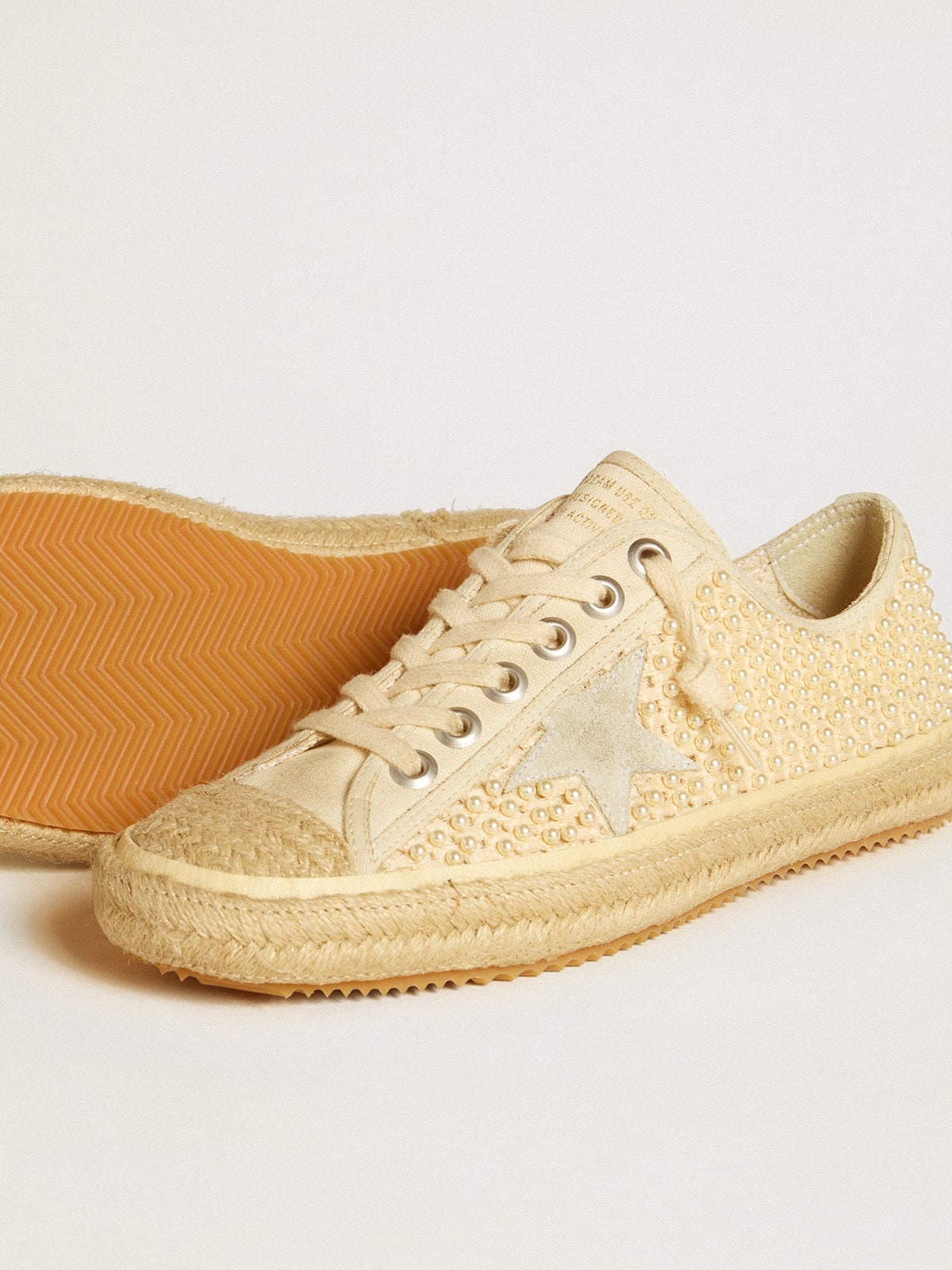 V-Star in canvas with all-over pearls and raffia - 4