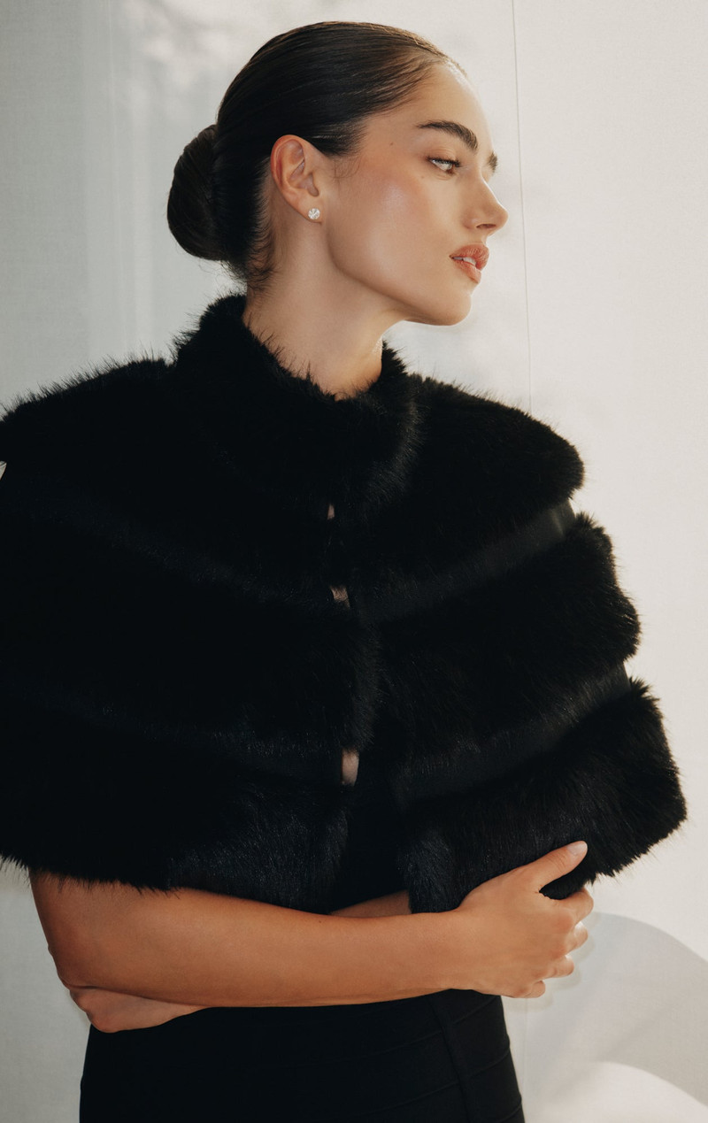 THE VICTORIA CAPE 3