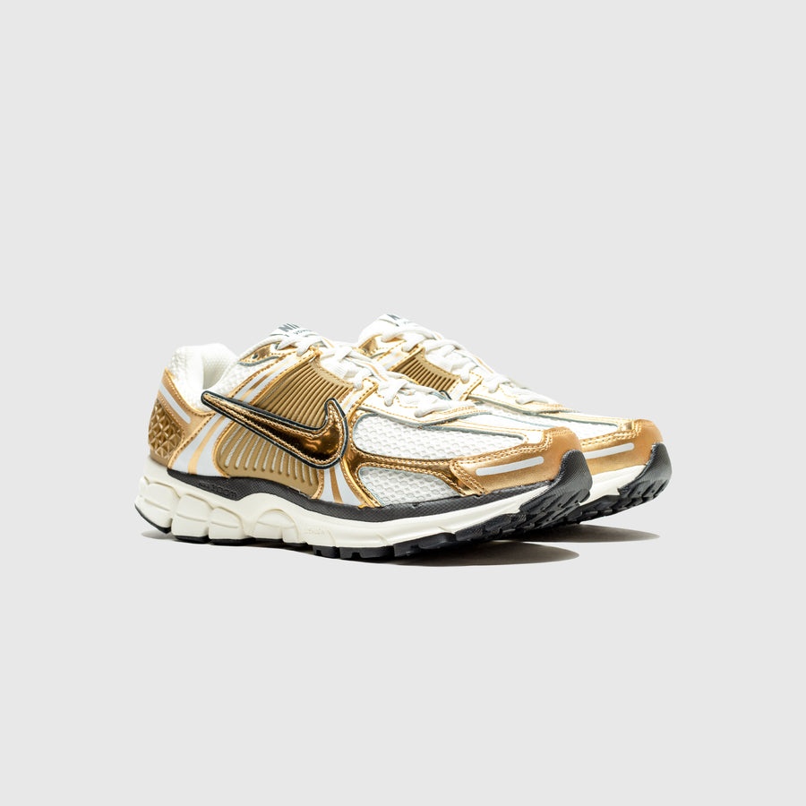 WMNS ZOOM VOMERO 5 "METALLIC GOLD" - 2