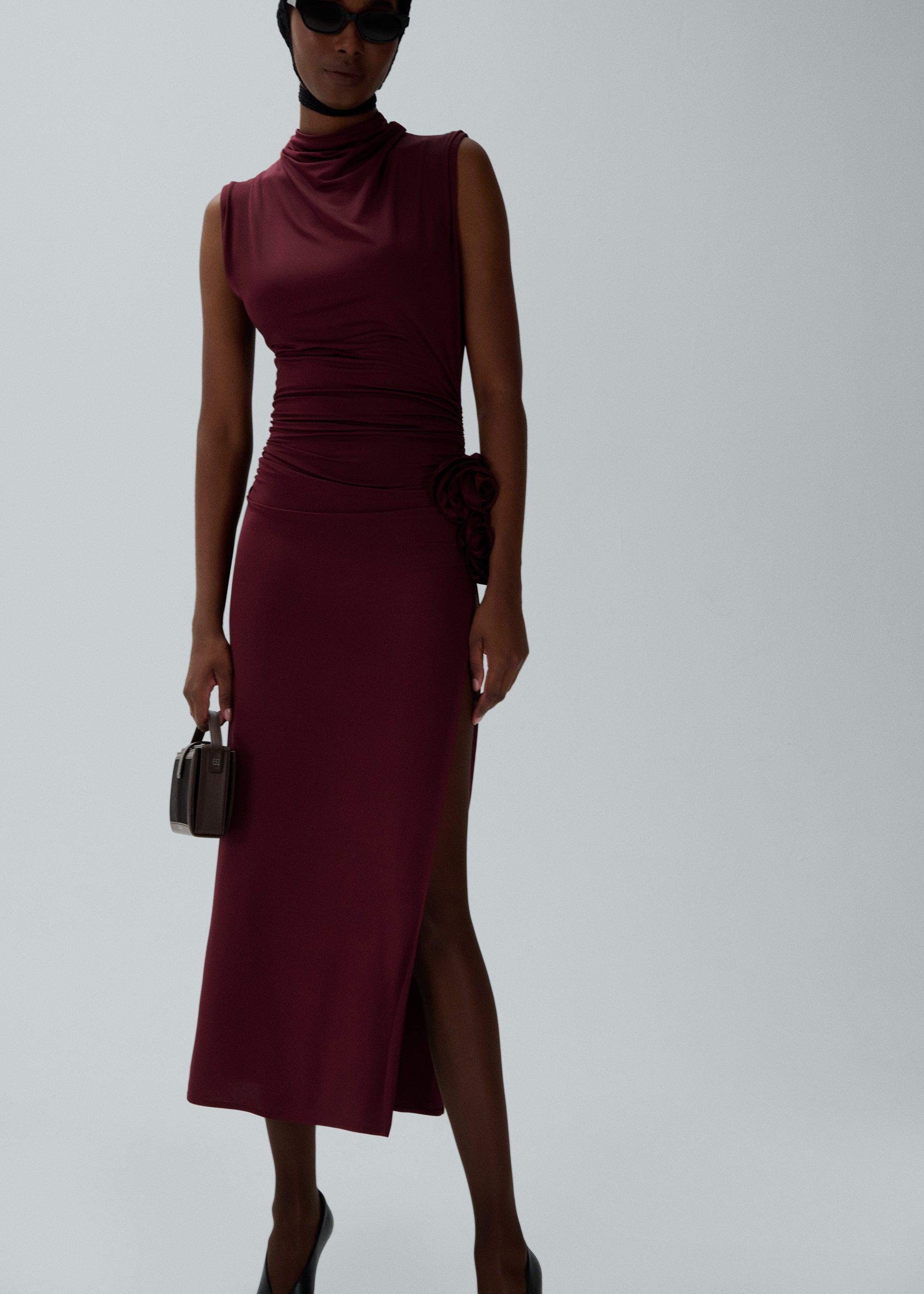 Draped high neck midi dress in burgundy - 3