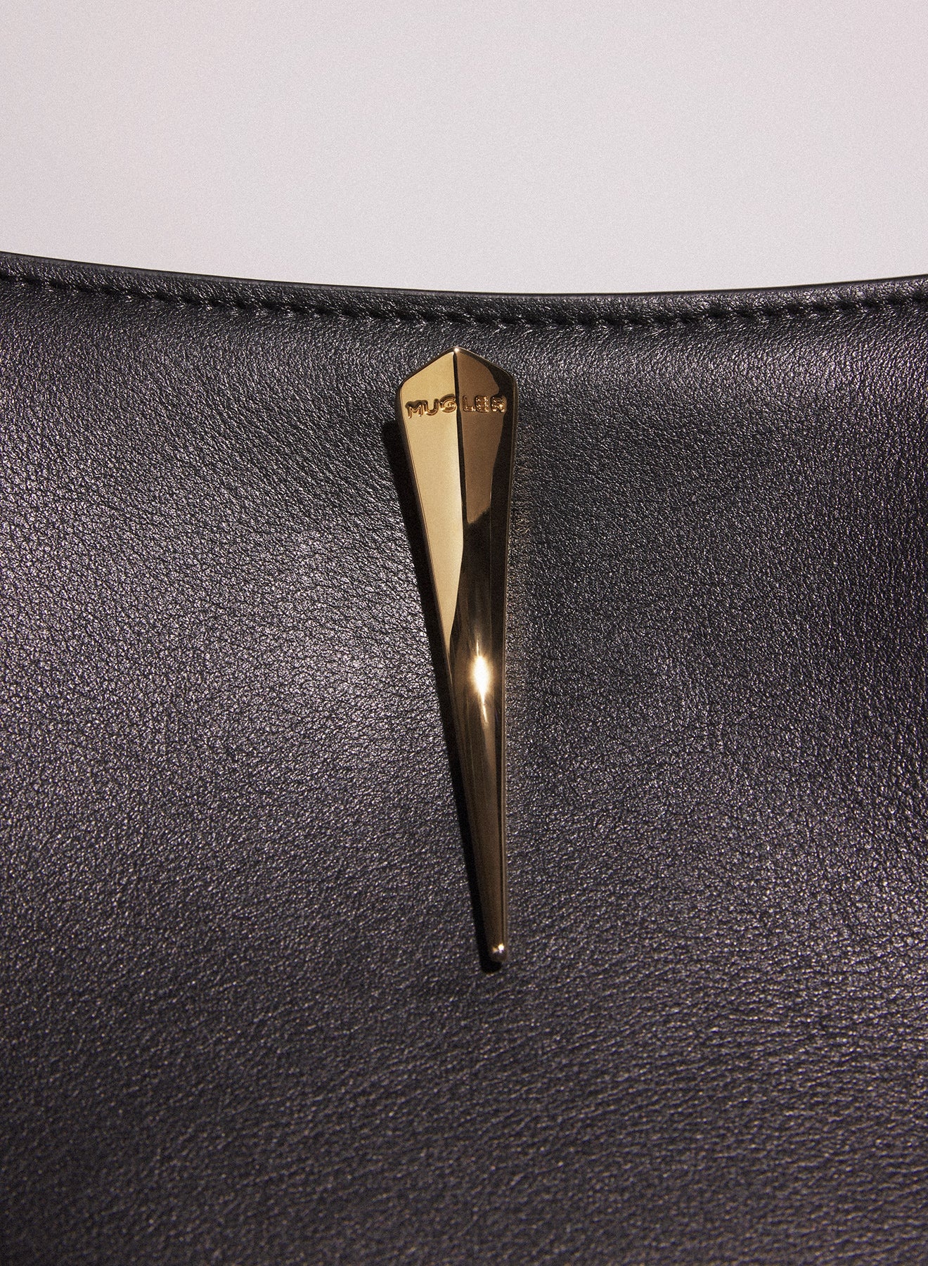 black smooth leather fang bag - 5