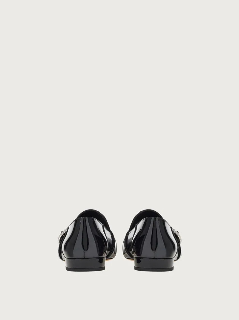 VARA CHAIN LOAFER 4