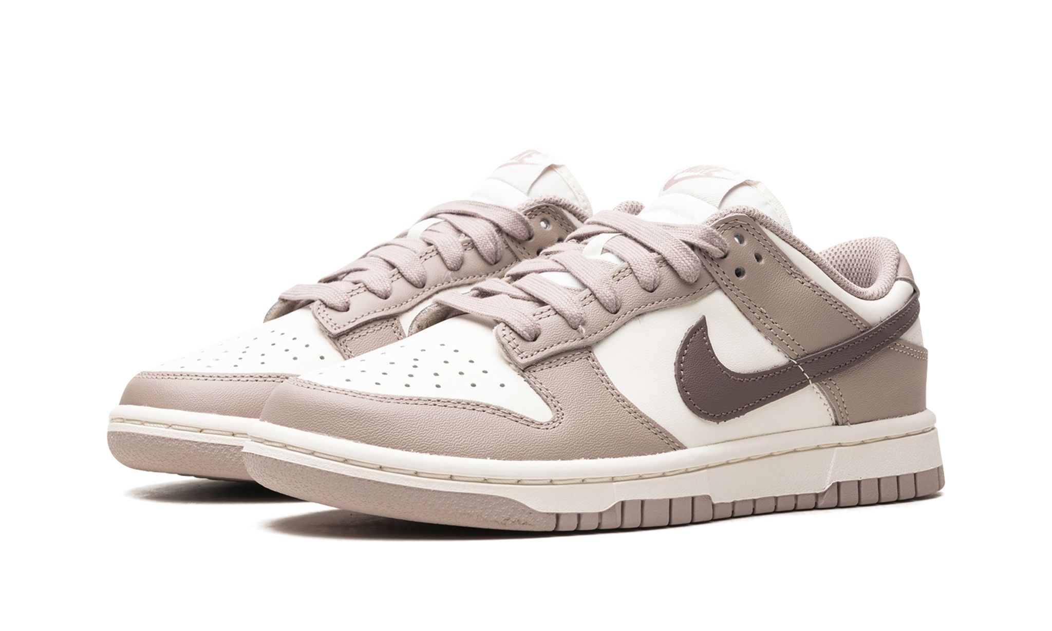 Dunk Low Wmns "Diffused Taupe" - 2