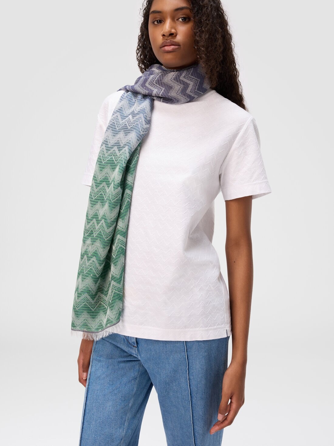 Stole with zig zag logo print and sequins - 3