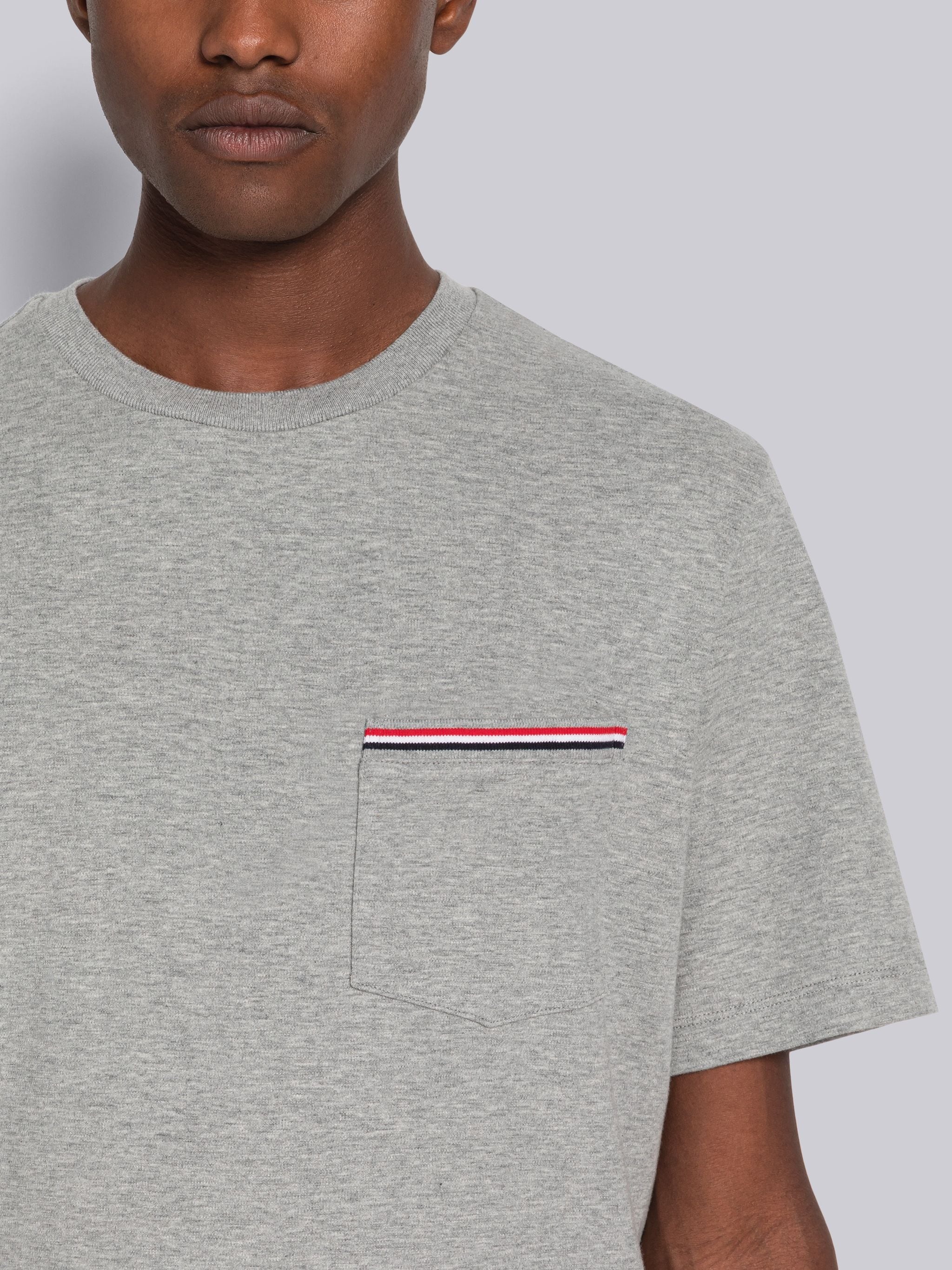 【THOM BROWNE】Oversized pocket short sleeve T-shirt Thom Browne Oversized Short Sleeve Pocket Tee | REVERSIBLE