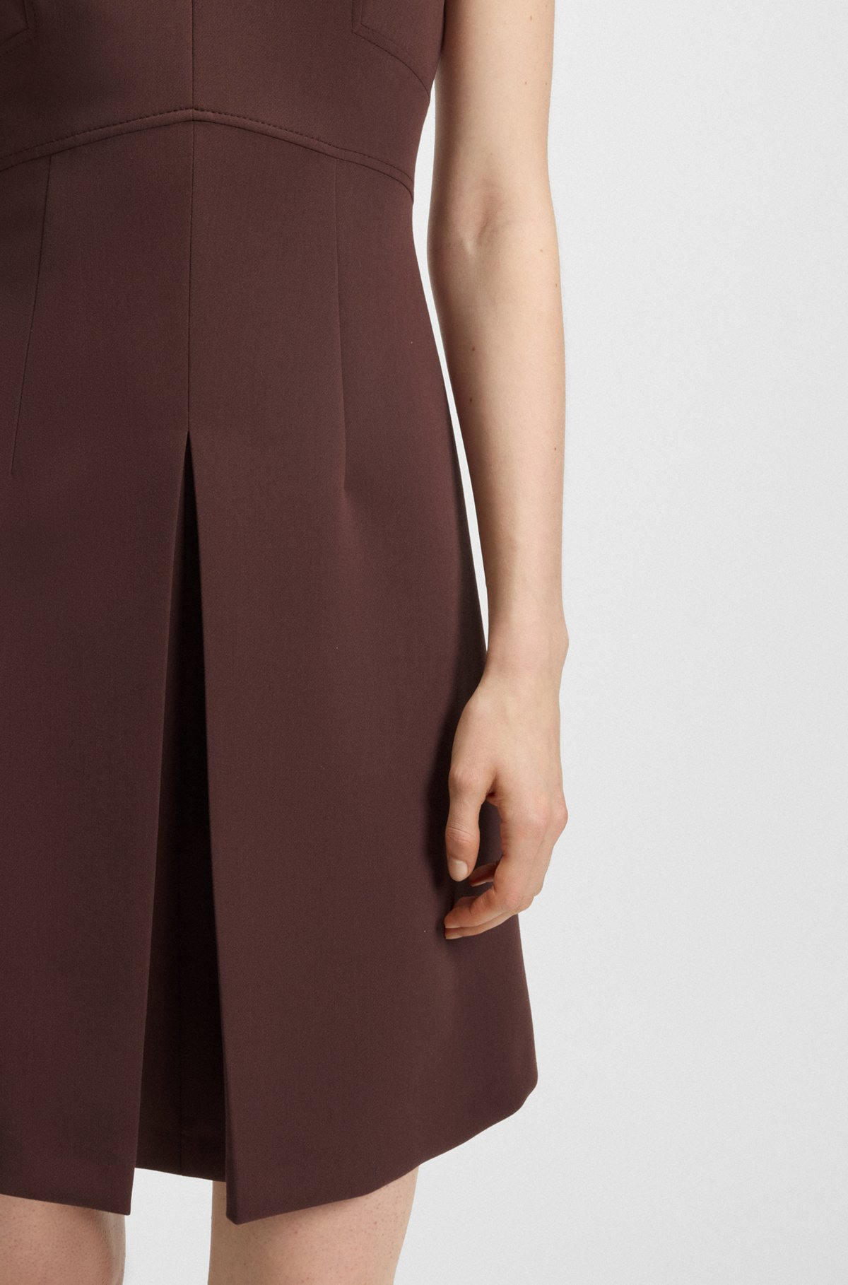 SHORT-SLEEVED DRESS WITH PLEAT FRONT - 6