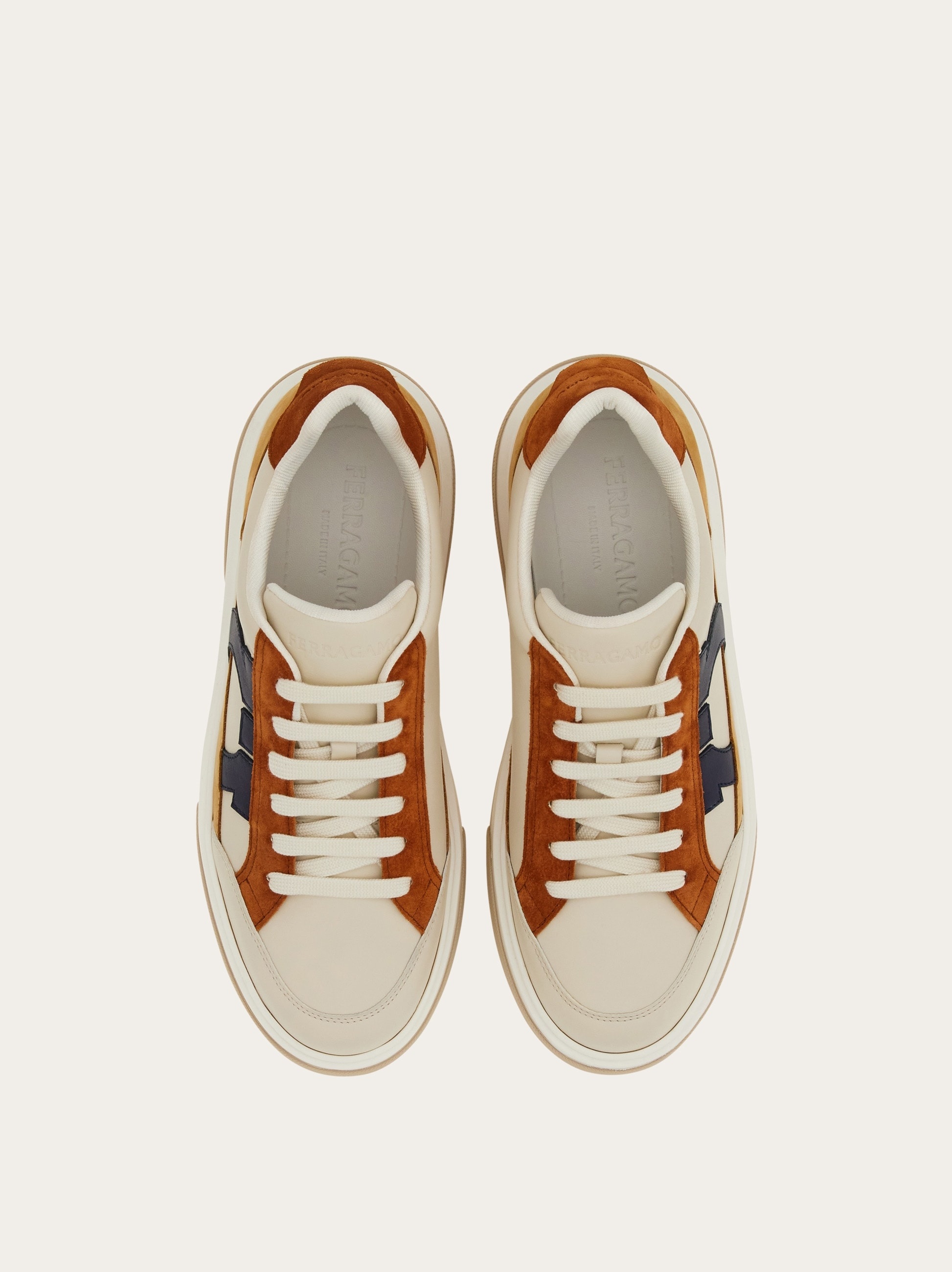 Low cut sneaker with Gancini outline - 2