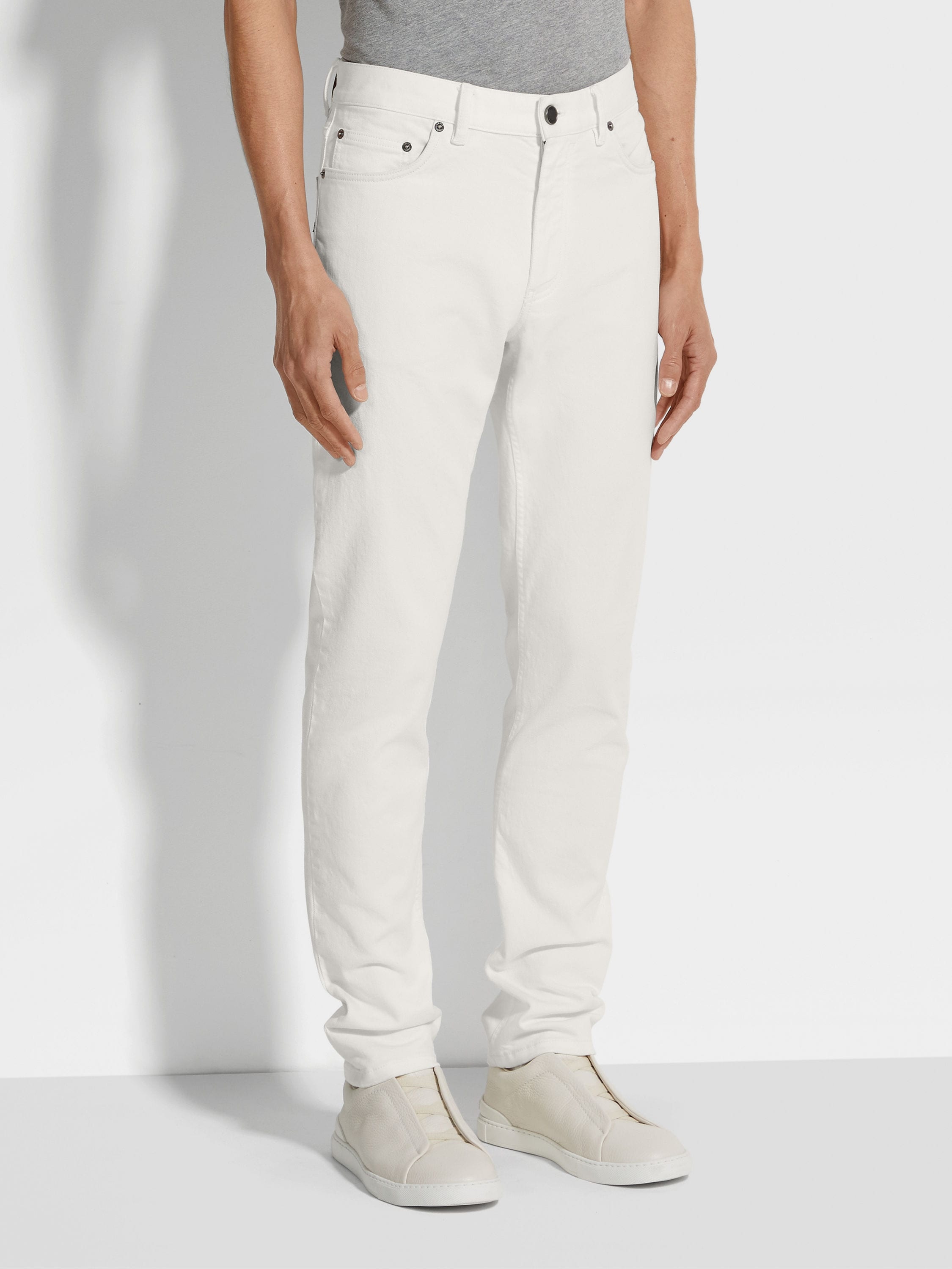WHITE RINSE-WASHED STRETCH COTTON ROCCIA JEANS - 4