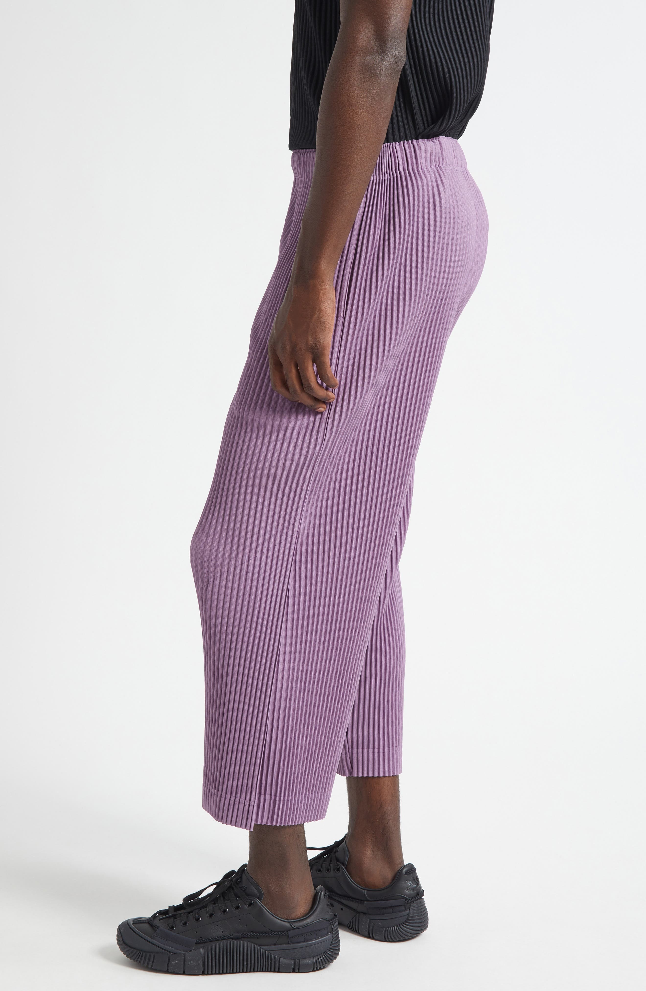 Homme Plissé Issey Miyake Monthly Colors Pleated Crop Straight Leg Pants in Viola Purple at Nordstro - 3