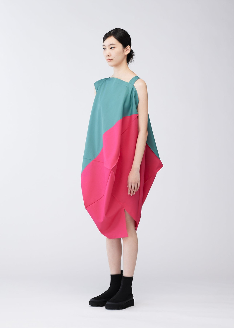 SWITCHING VOLUME DRESS 5