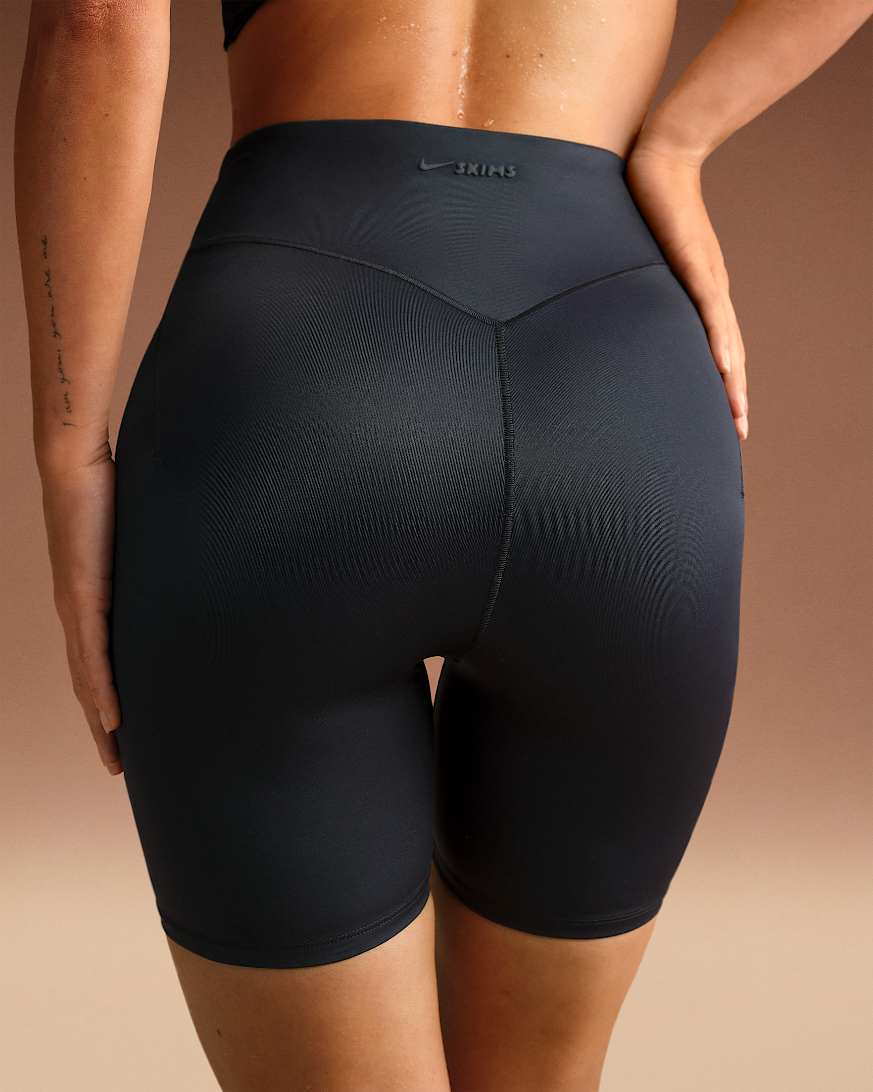NikeSKIMS Shine Women's High-Waisted 5" Biker Shorts - 3