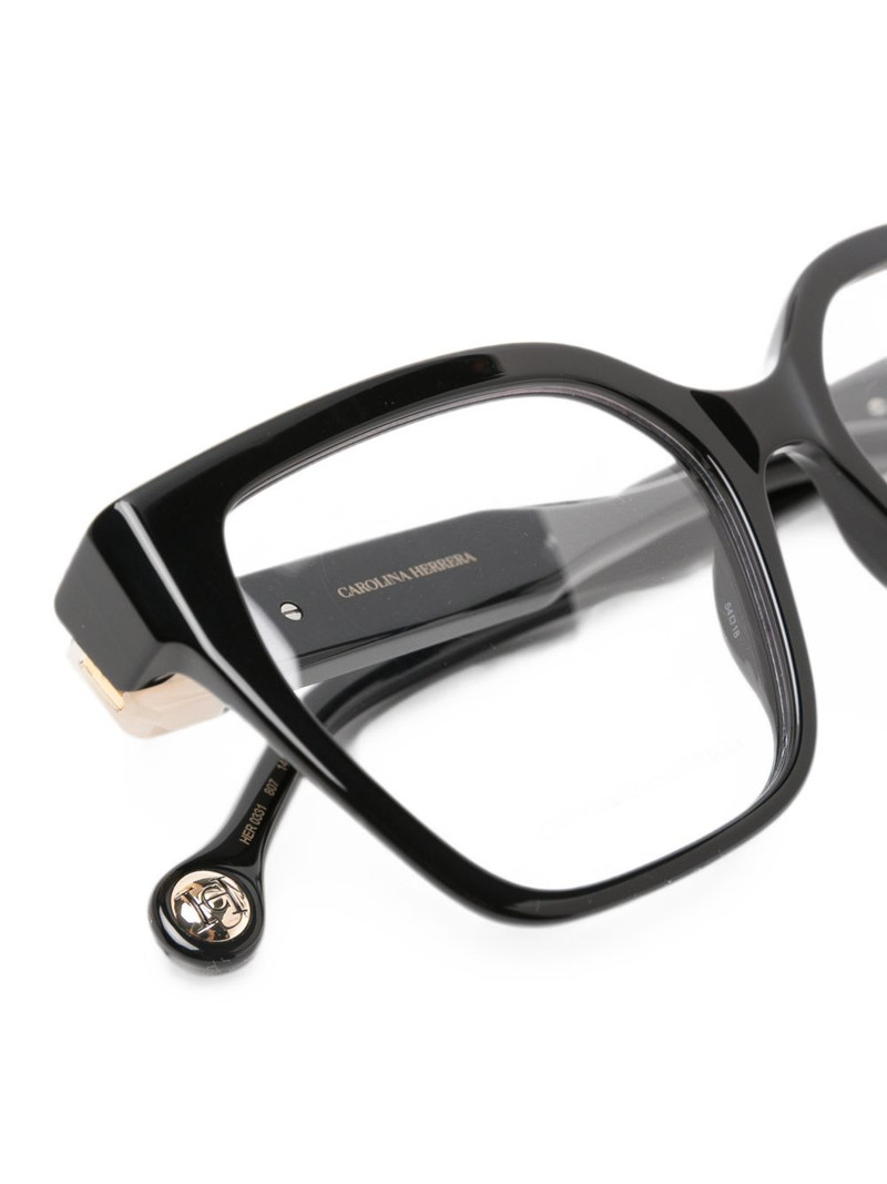 logo-plaque glasses 3