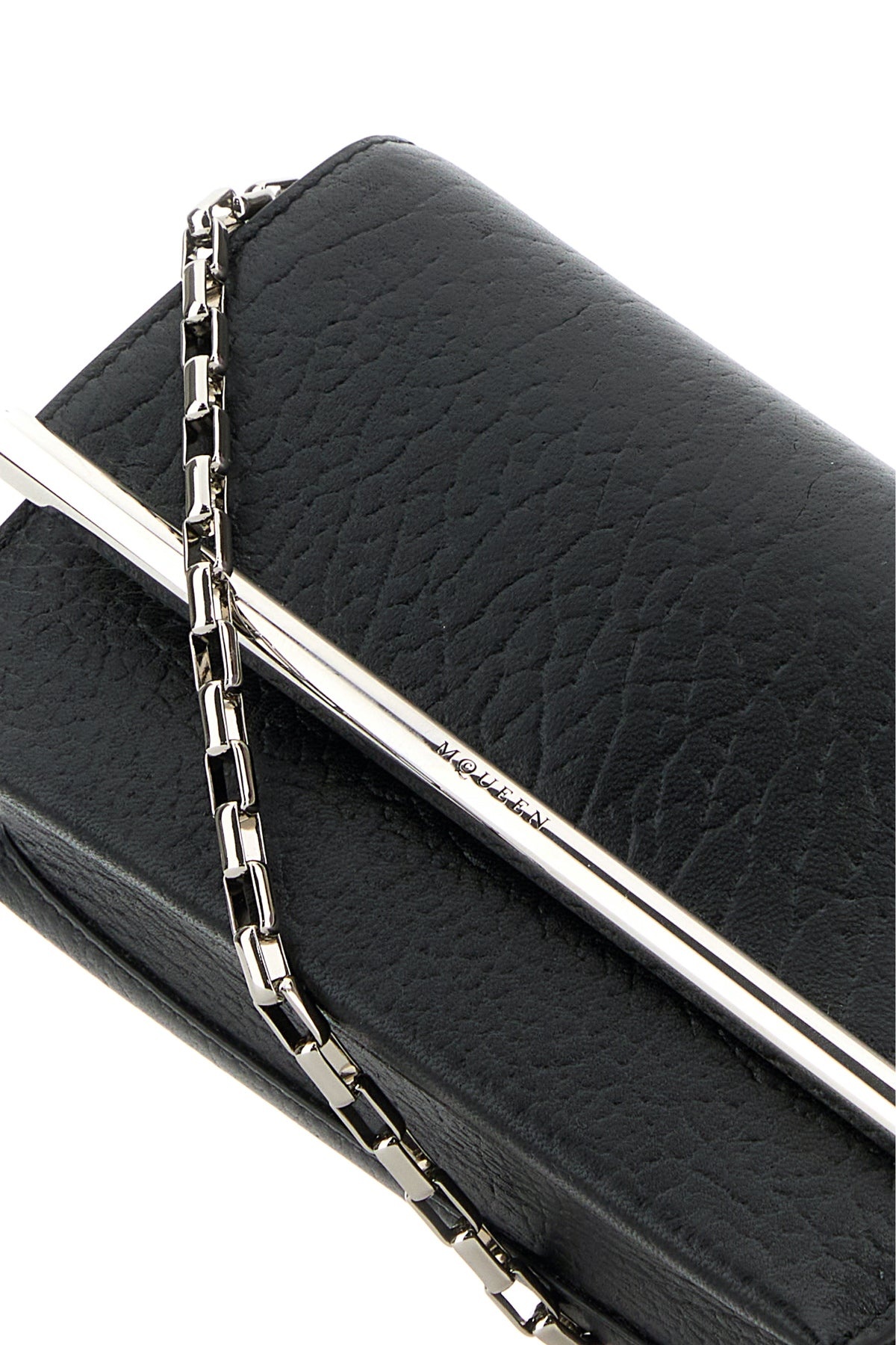 【送料&関税込】Alexander McQueen Black Leather Mini Cross-b Alexander McQueen Black Leather Mini Cross-bar Clutch