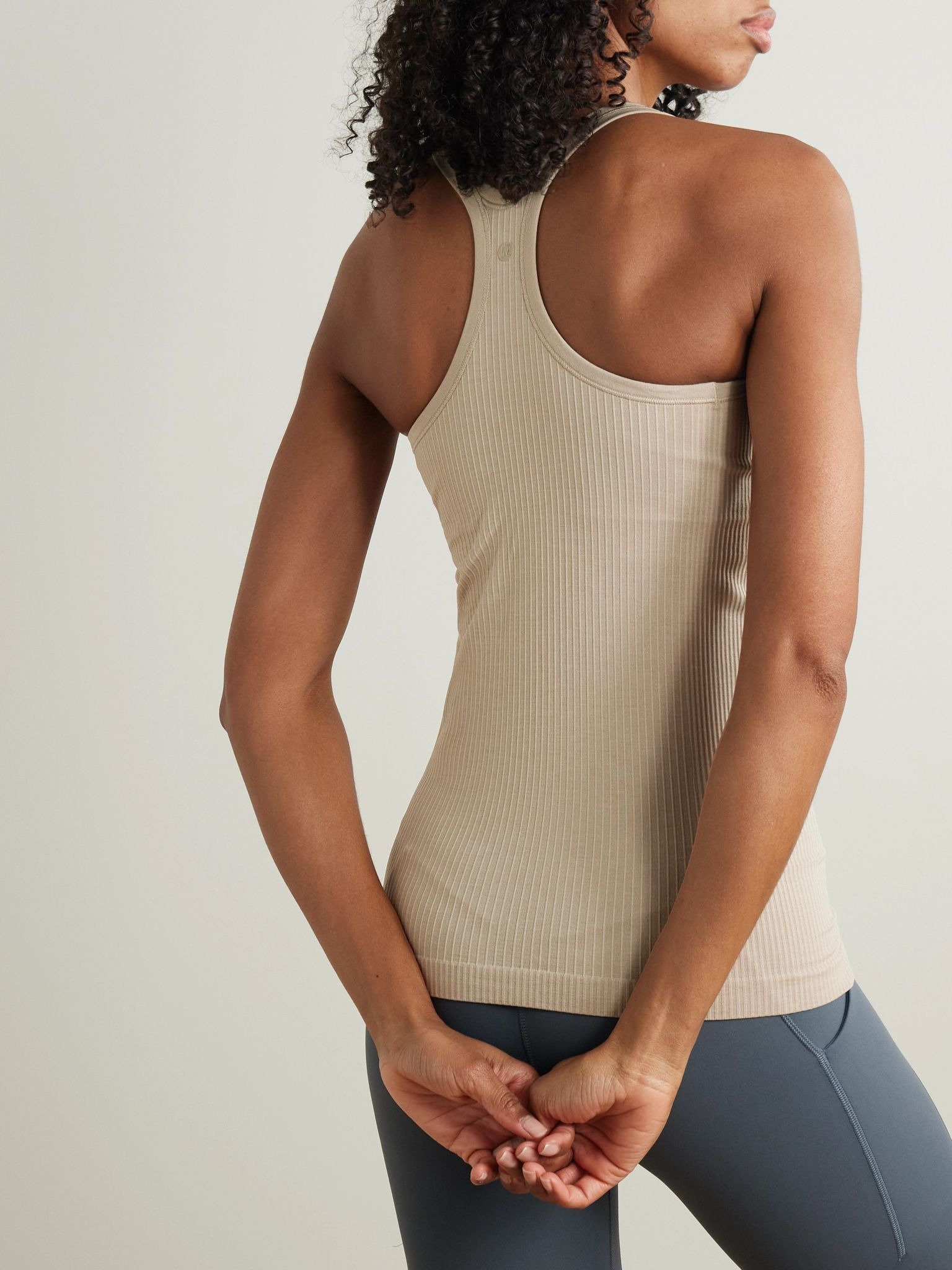 Yoga Ebb to Street ribbed tank Taupe - 3