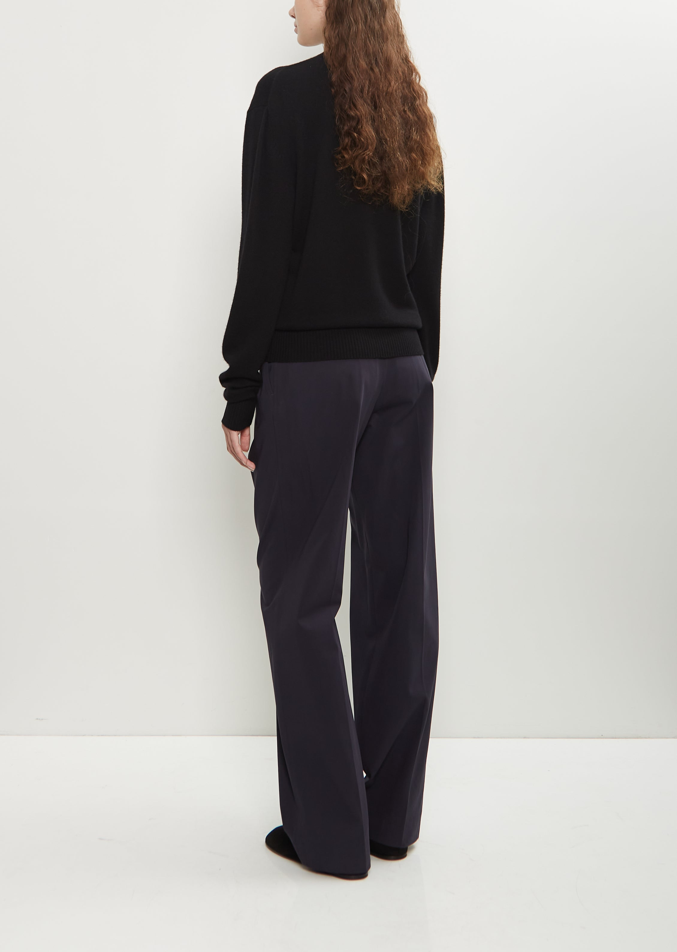 Classic Cashmere Crew Knit - 3