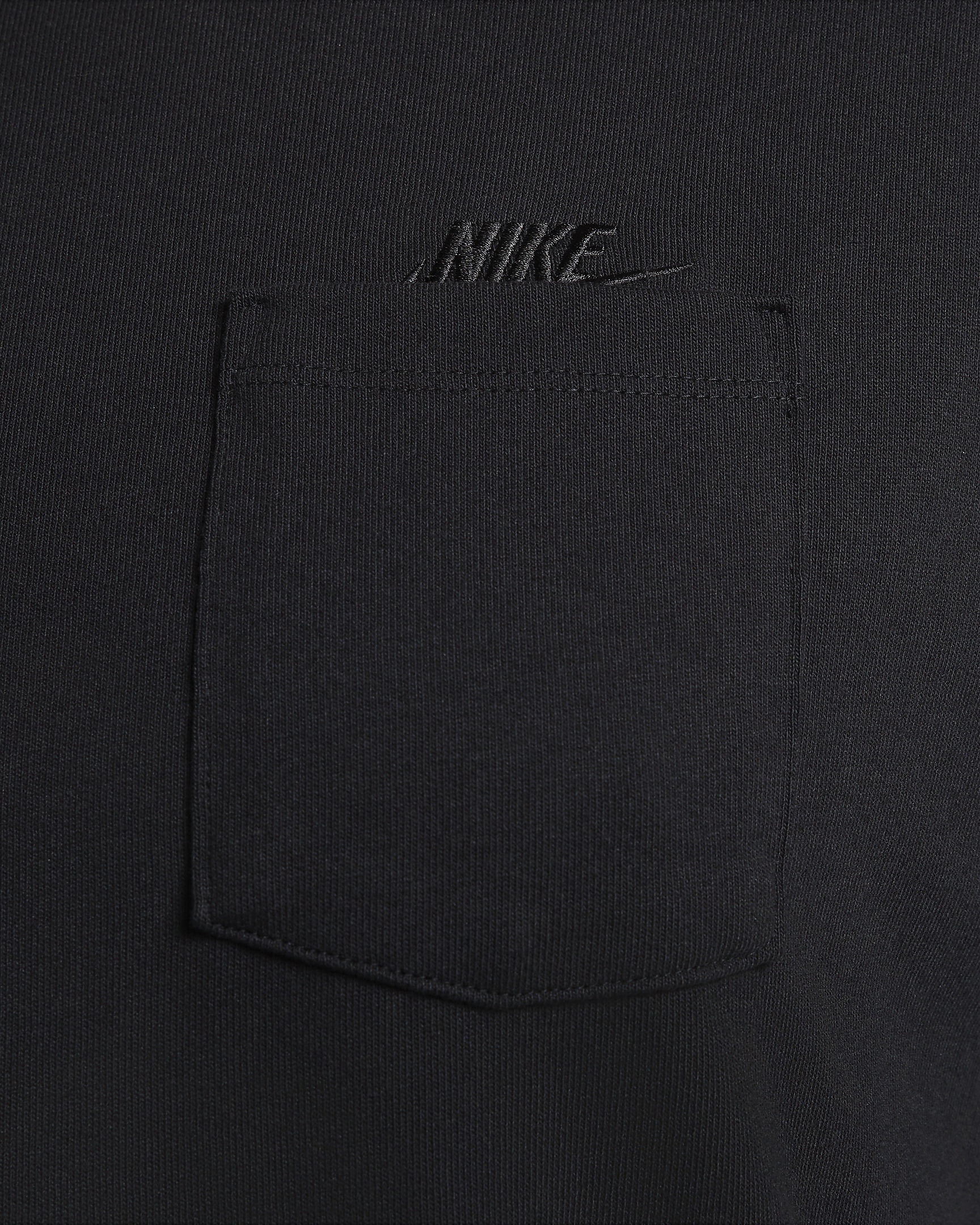 Nike Sportswear Premium Essentials Men's Pocket T-Shirt - 10