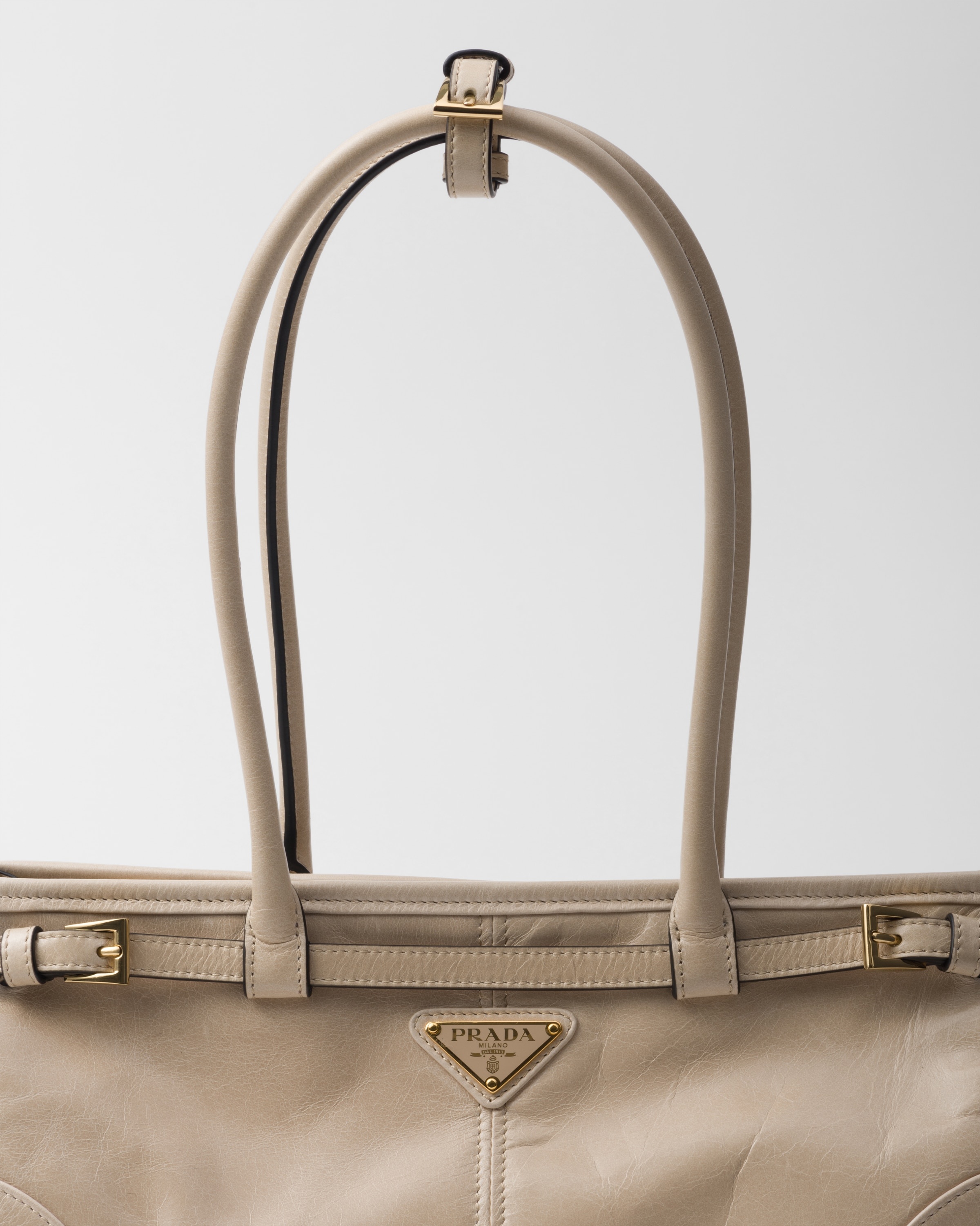 Medium leather handbag - 6