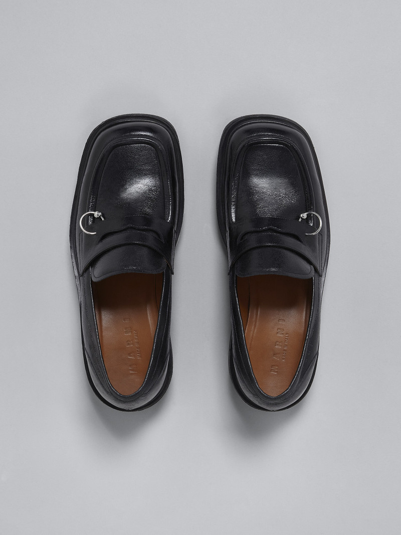 BLACK LEATHER MOCCASIN 4