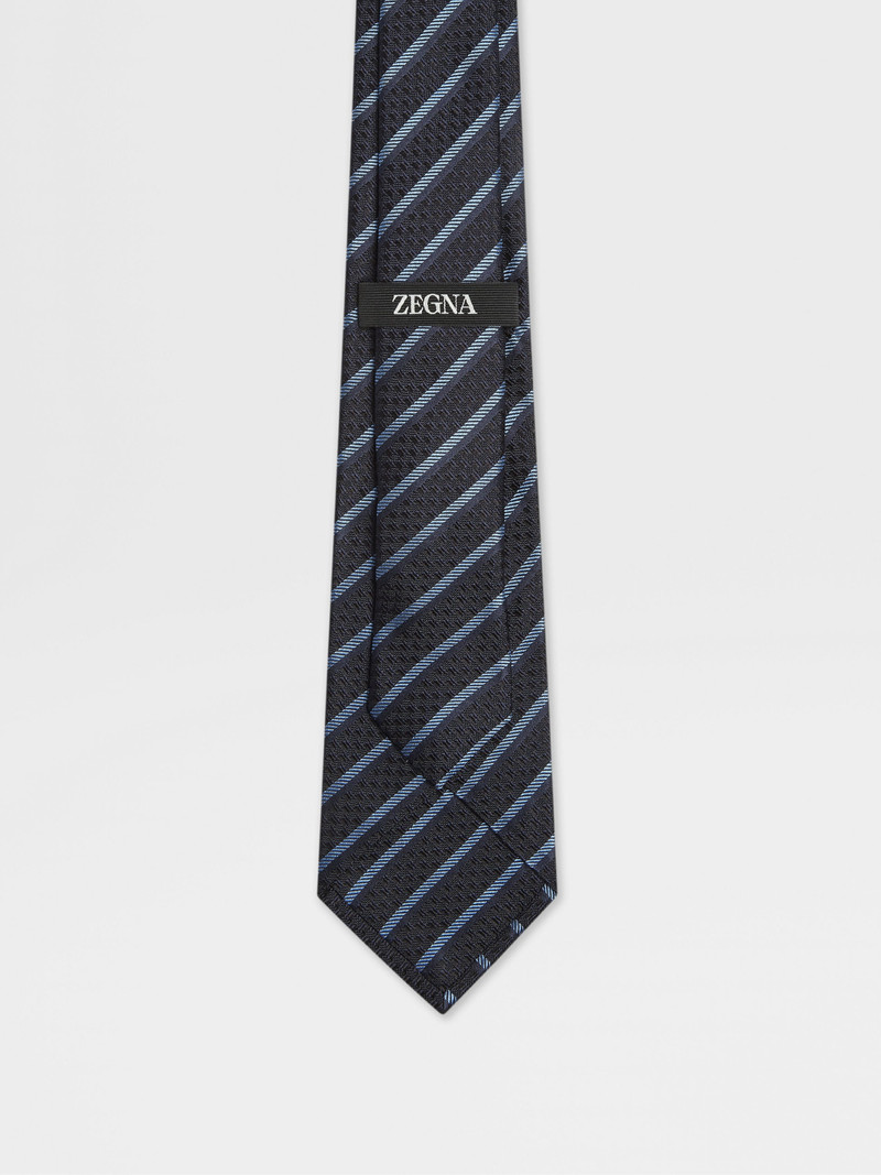 DARK BLUE SILK TIE 3