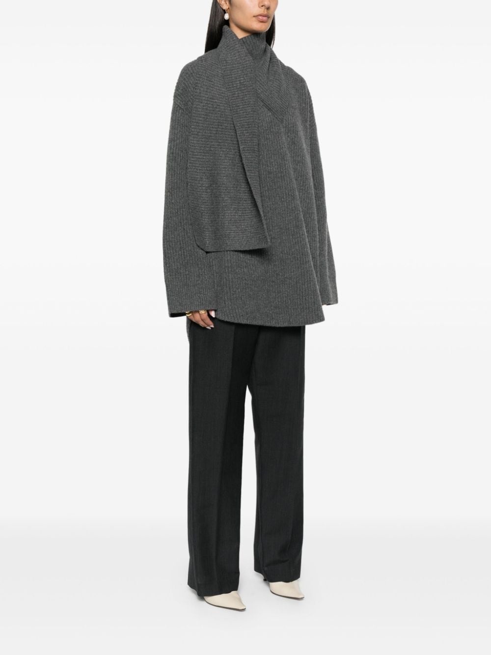 attached-scarf sweater - 3