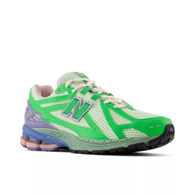 New Balance 1906R outlook