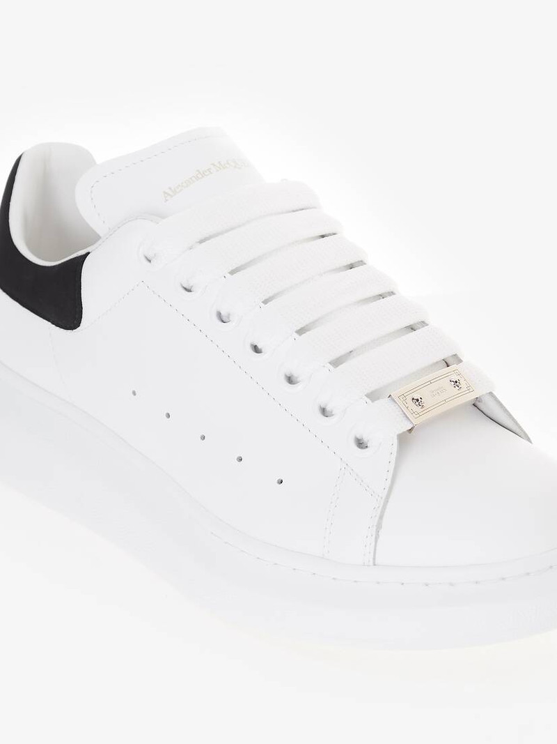 Signature Sneaker Charm in Silver 3