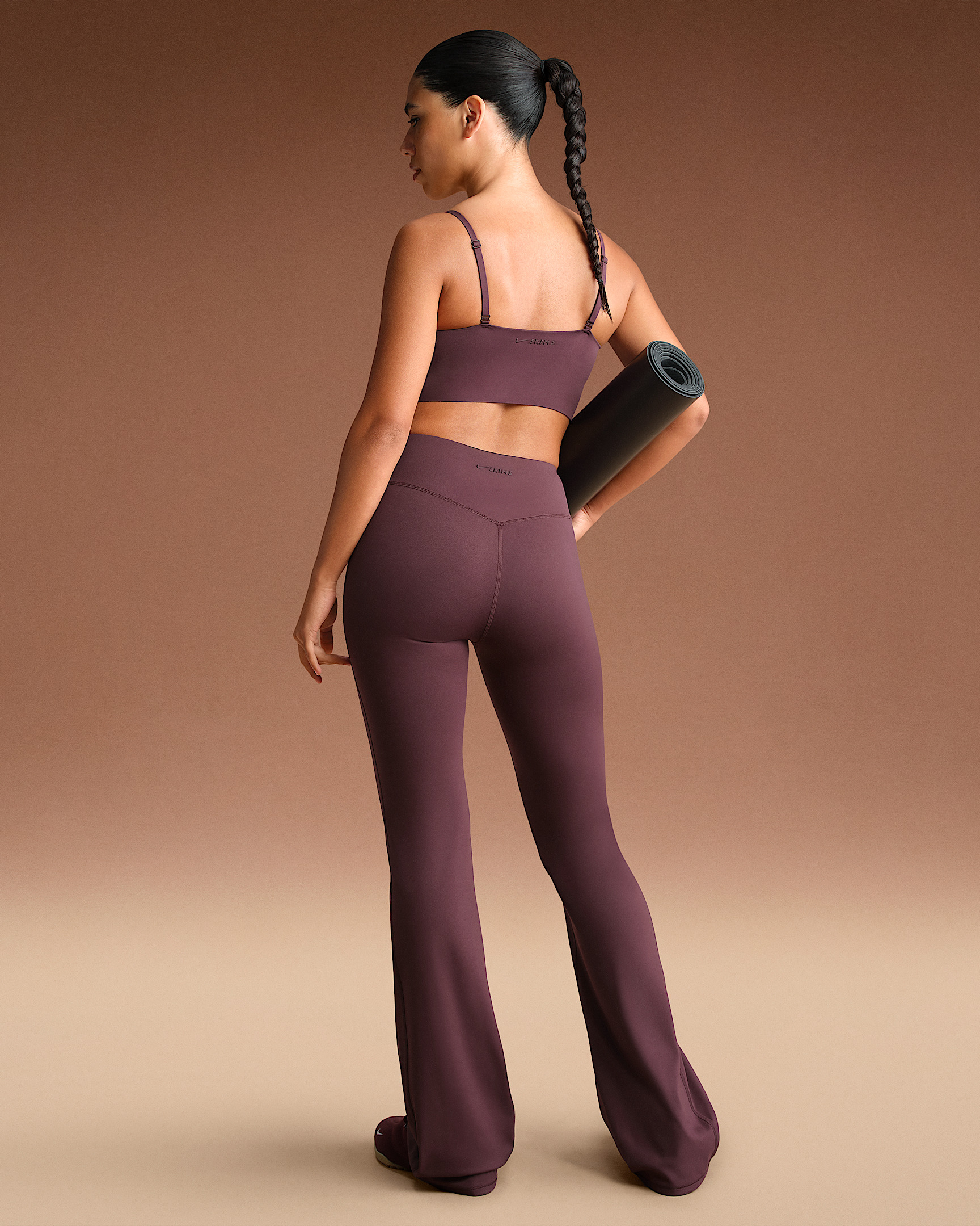 NikeSKIMS Matte Women's High-Waisted Slim Flared Leggings - 4
