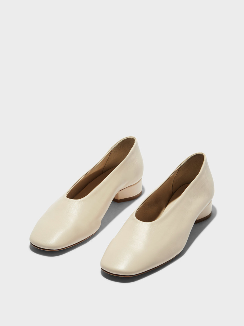 Aeyde Delia Low-Heeled Ballet Pumps outlook