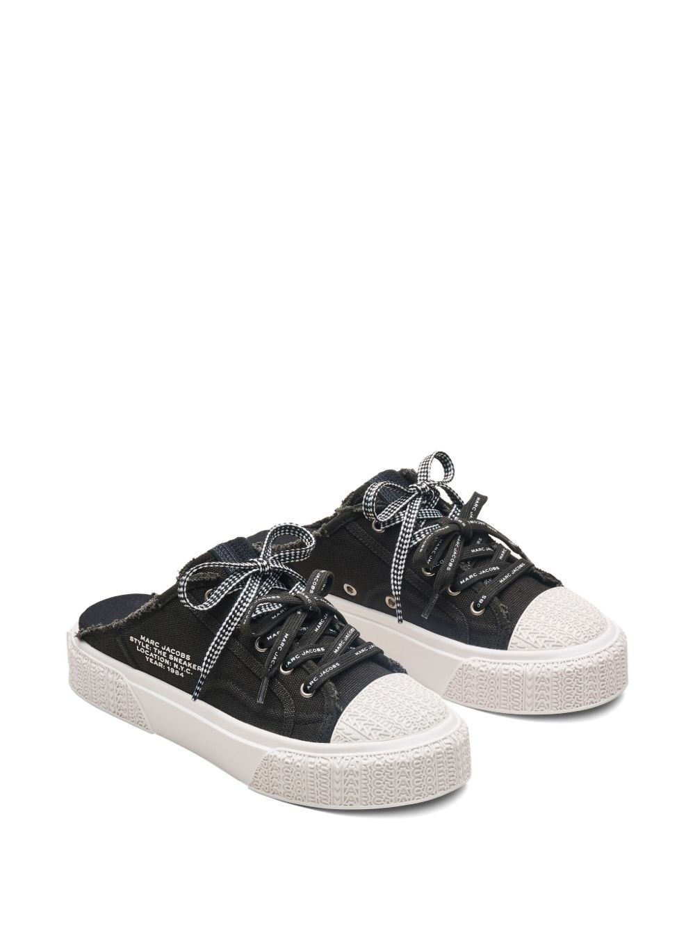 The canvas sneakers - 2