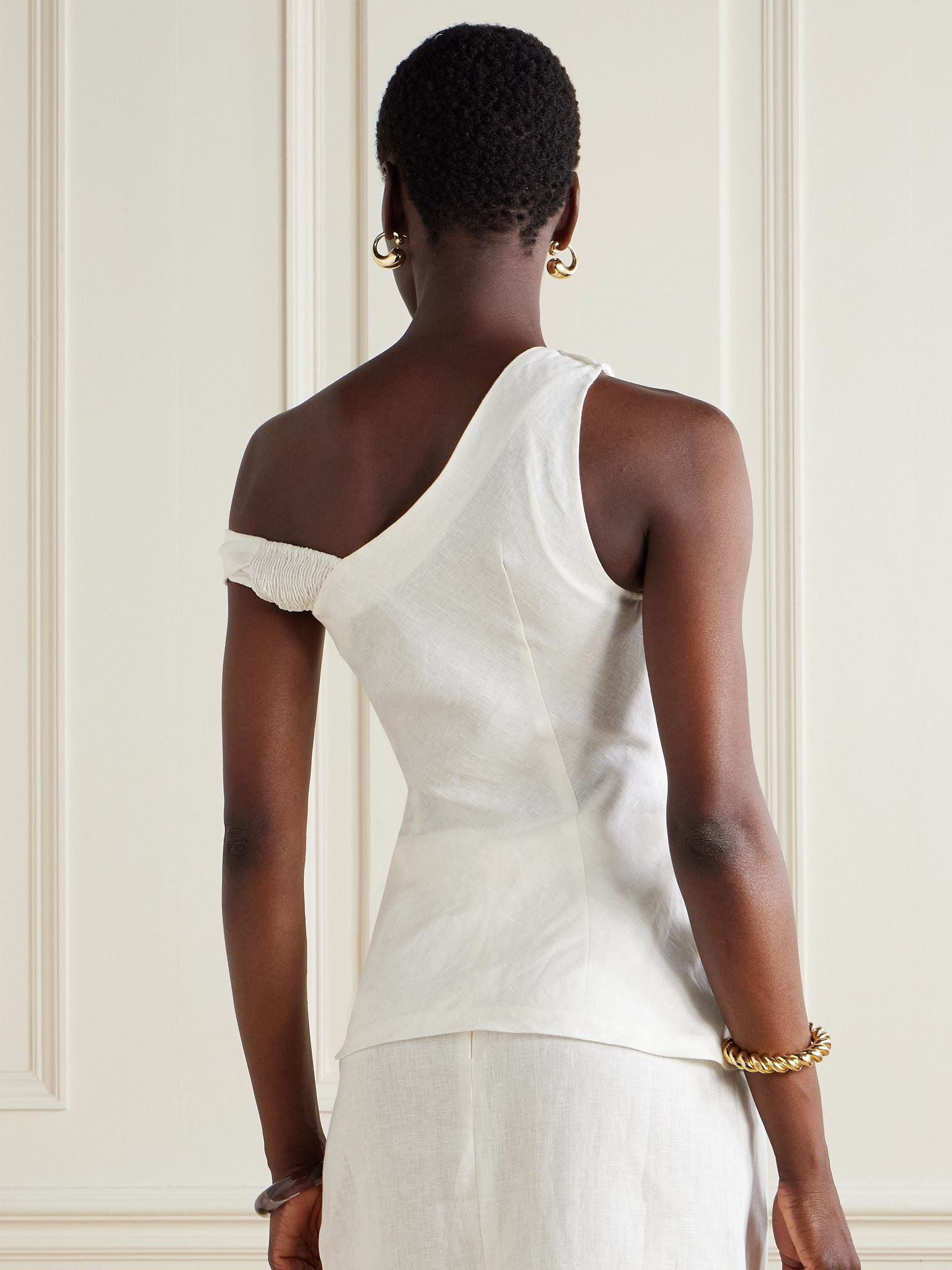 Suis off-the-shoulder draped linen top White - 4