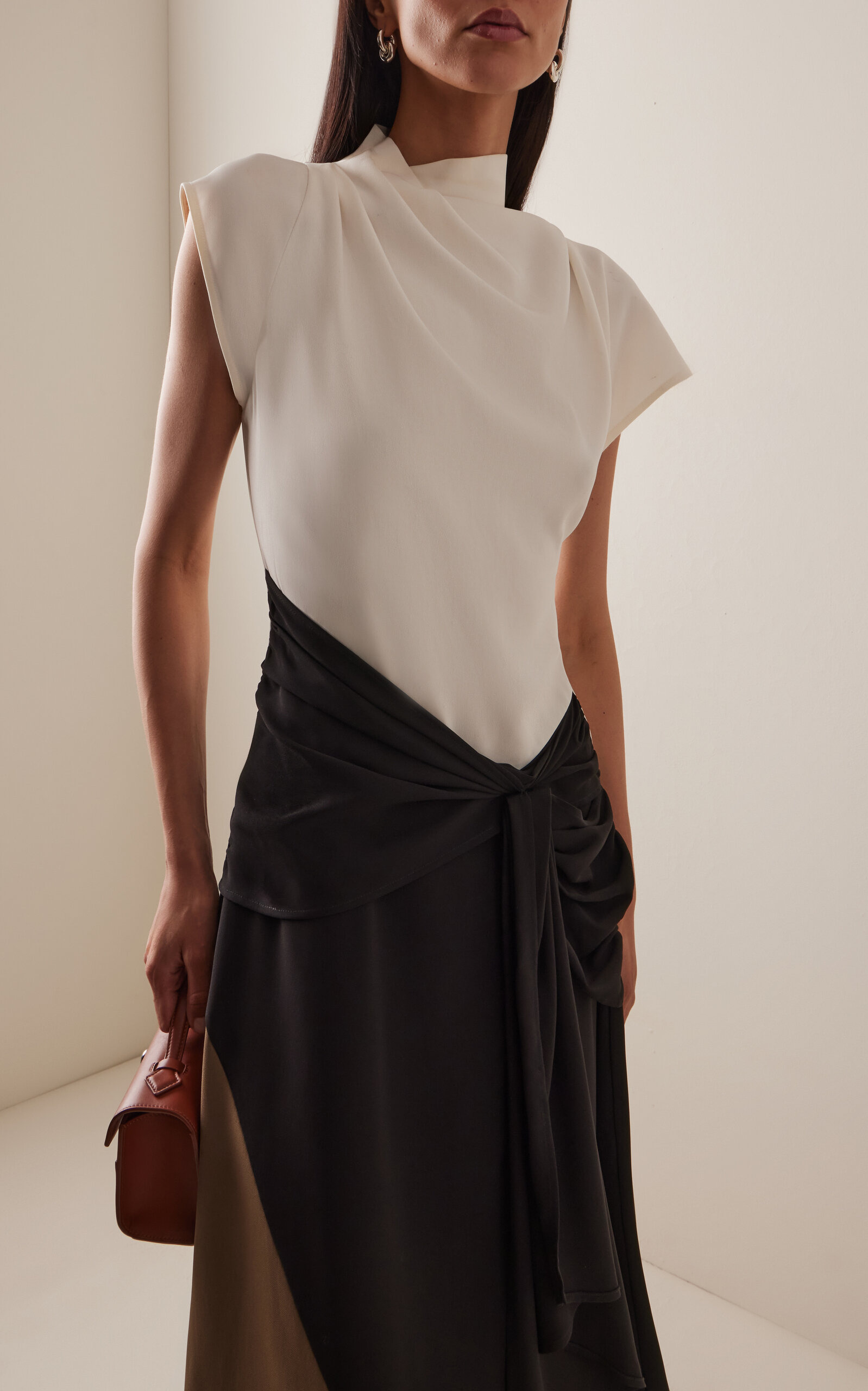 Davina Colorblock Draped Crepe Midi Dress black - 3