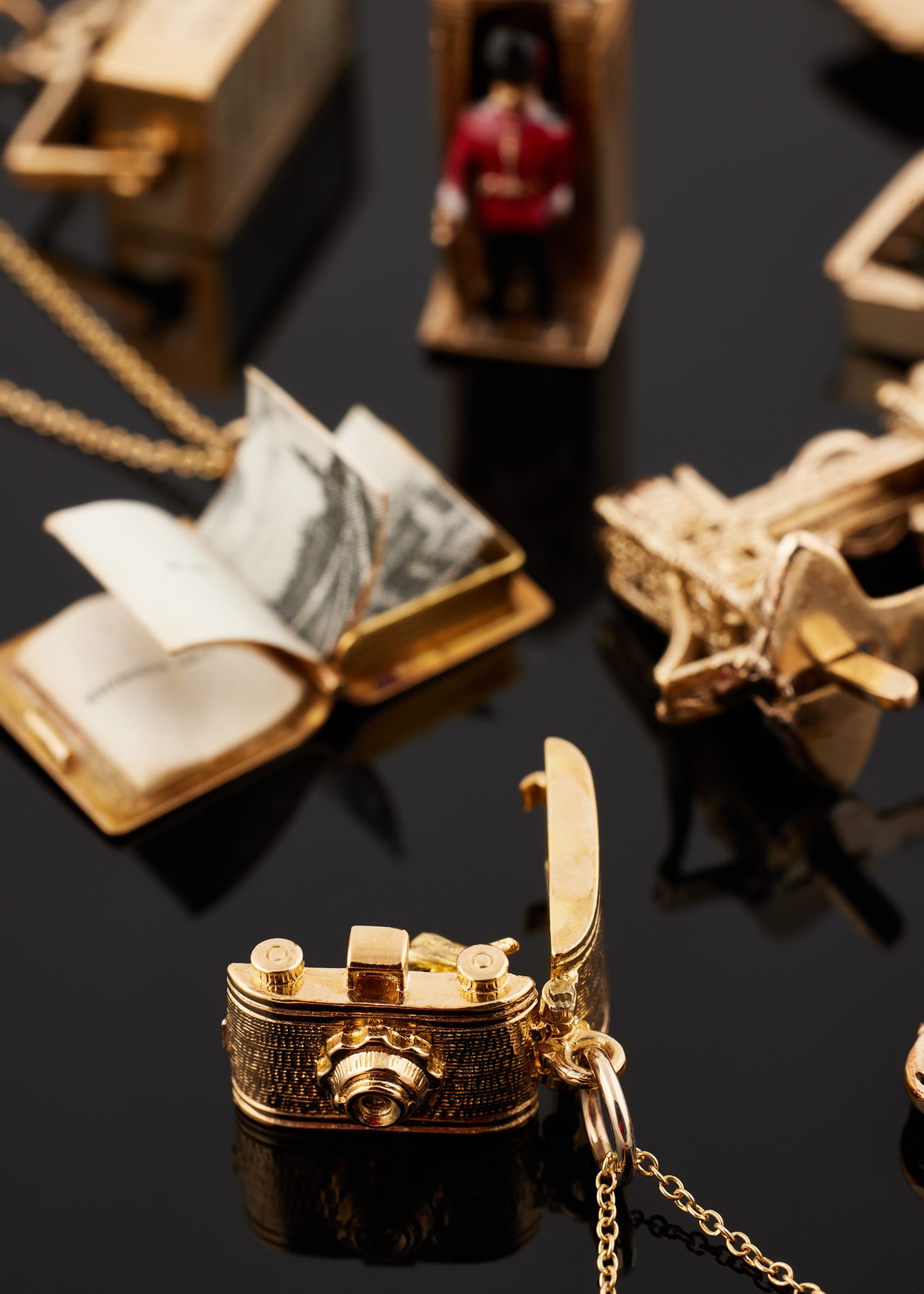 Gold Vintage 'Camera' Necklace - 2