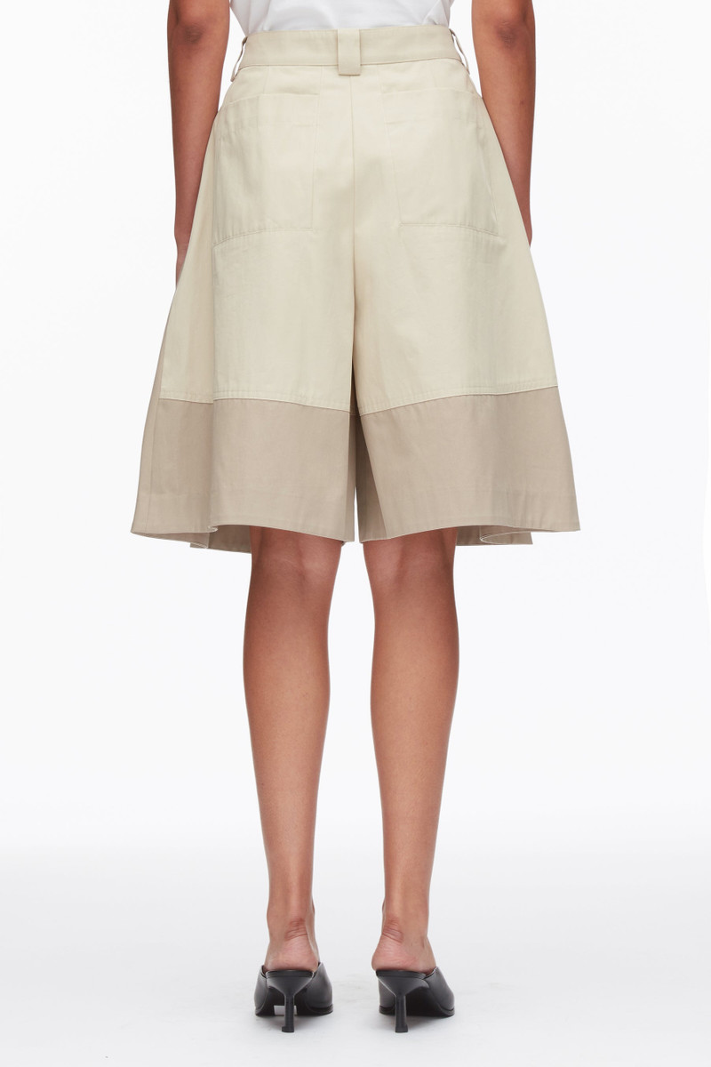Two-Toned Wide Pleated Shorts 5