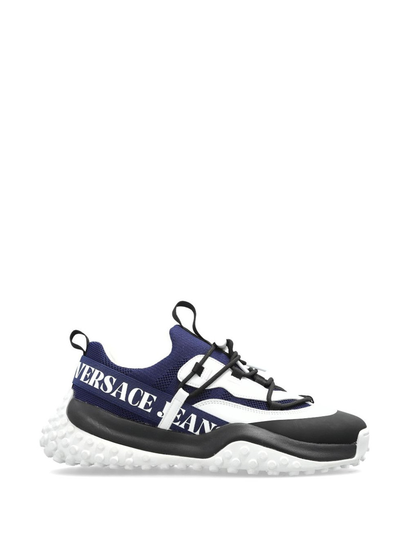 logo-ptint sneakers 1
