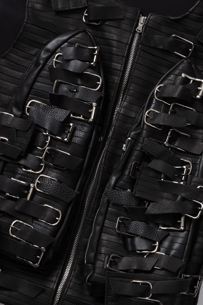 WHO DECIDES WAR ULTRA BELT VEST outlook