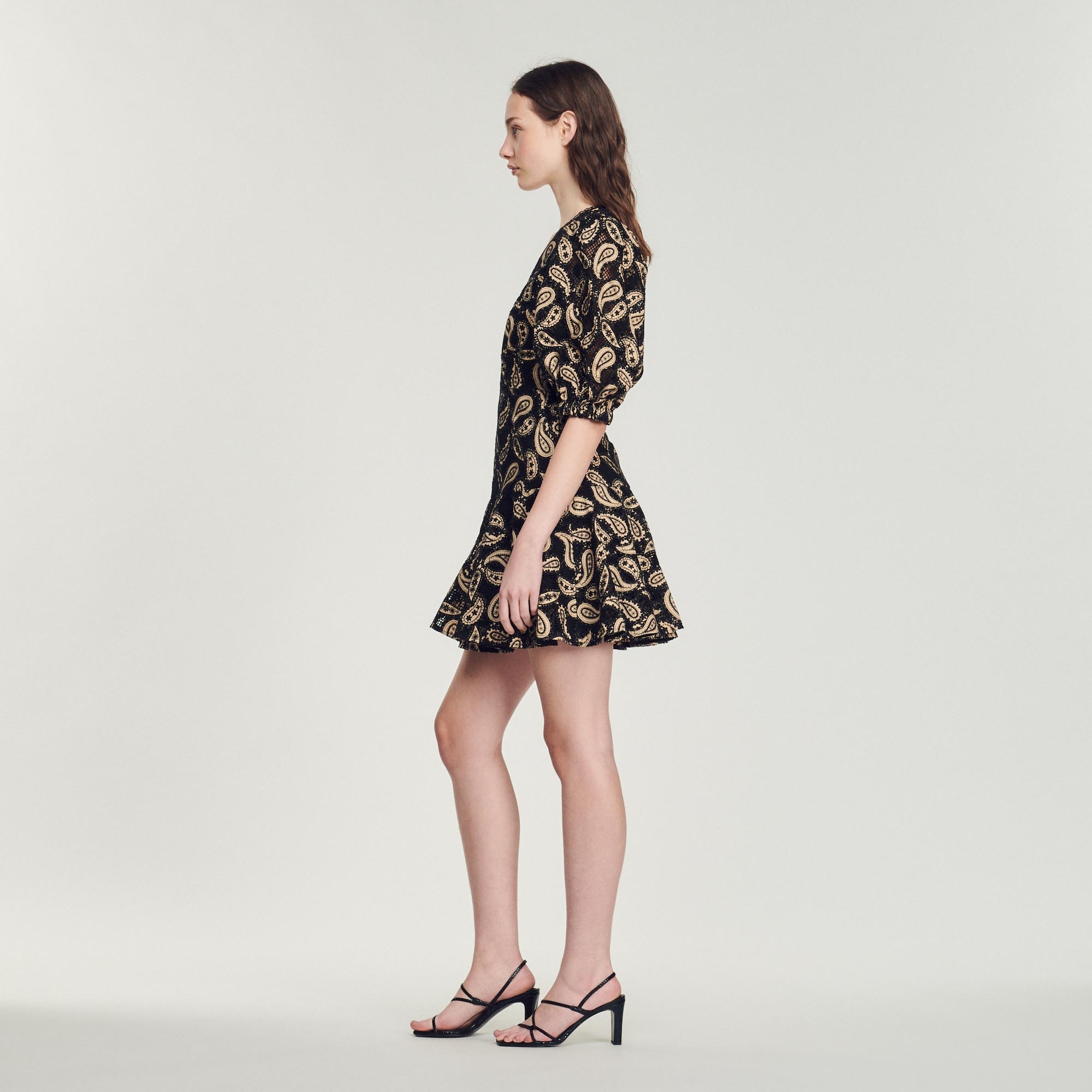 Short guipure dress with paisley print - 7