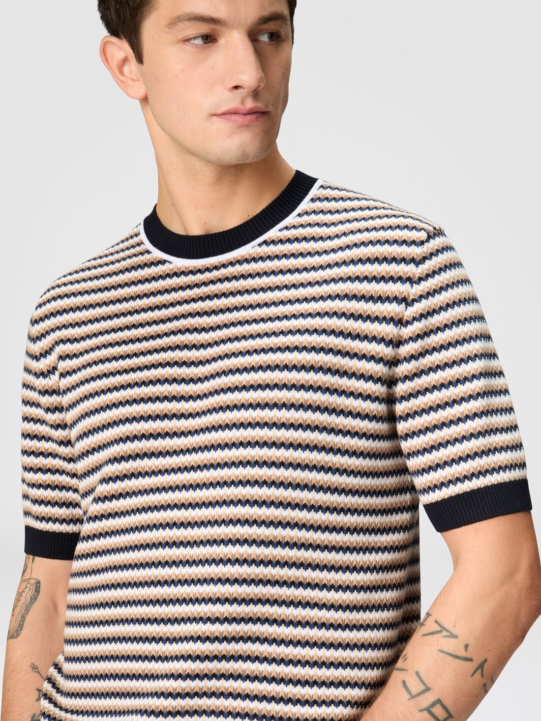 Zigzag cotton knit T-shirt with contrasting piping - 5