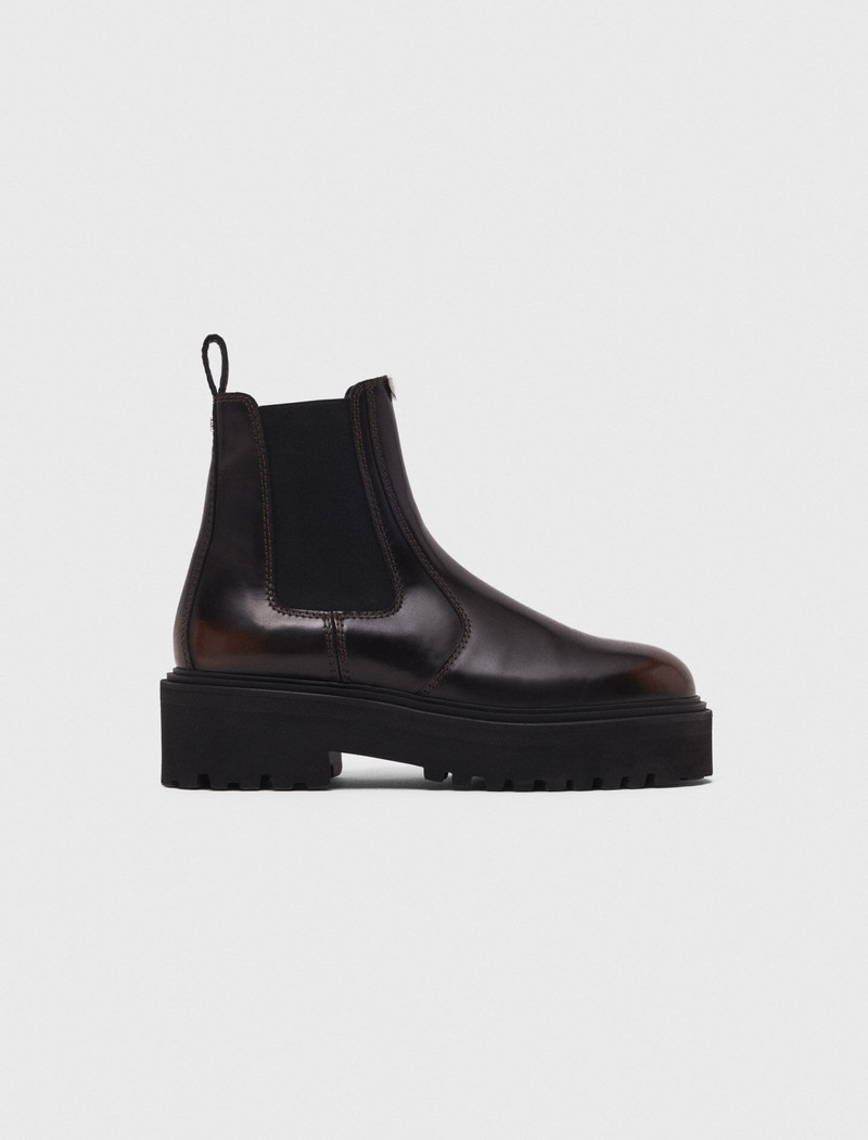 Chelsea boots 1